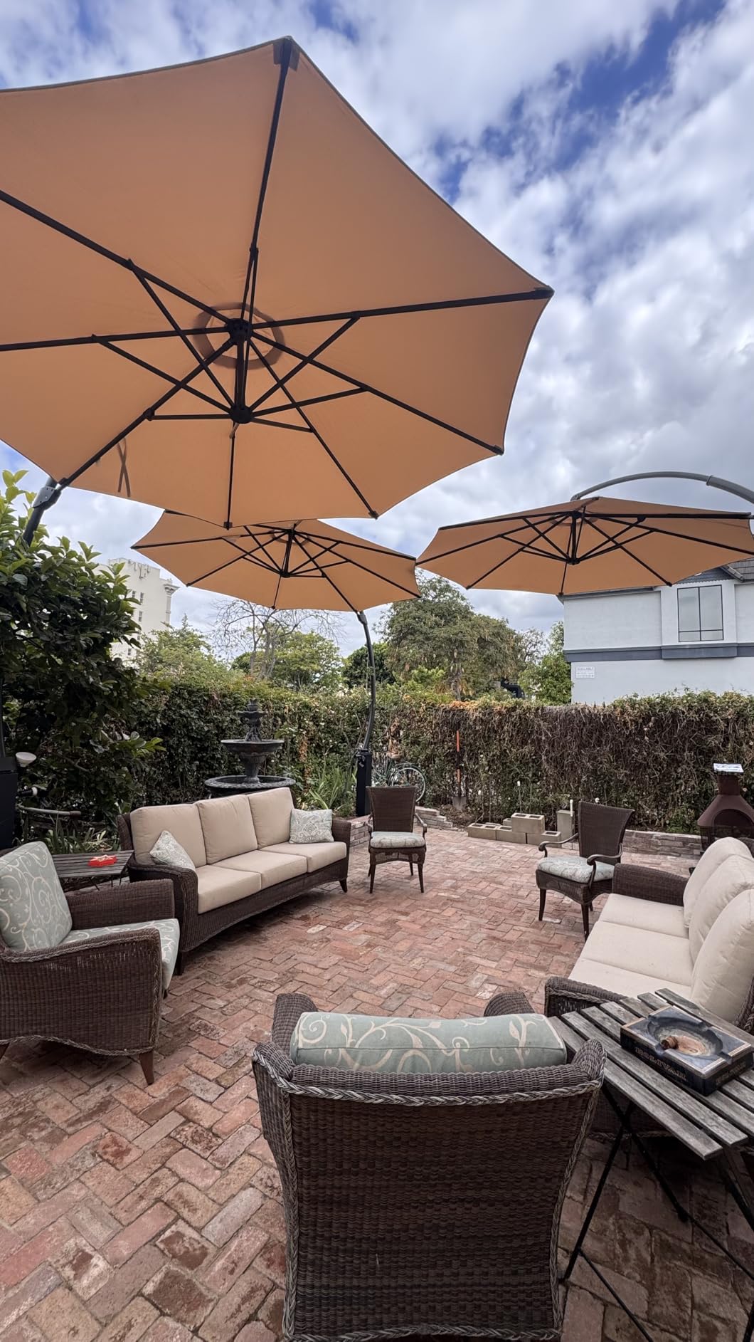 Aoxun 11 FT Cantilever Umbrella, Patio Large Aluminum Offset Umbrella Windproof with 360°Rotation, Heavy Duty Frame for Outdoor, Pool, Deck and Garden customer photo 1