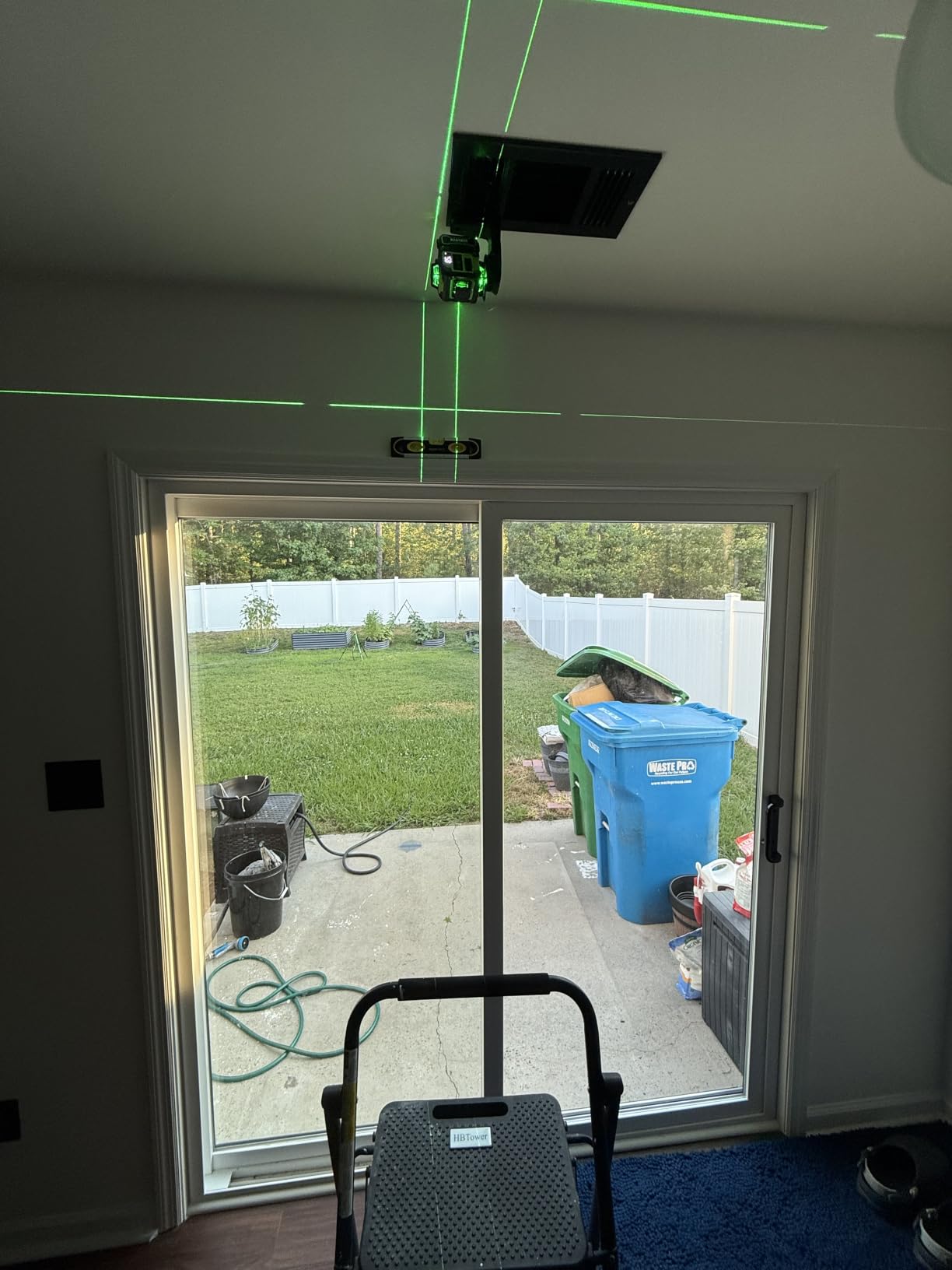 Alloyman Laser Level with Tripod, Laser Level 4× 360° Self Leveling | Green Line Lazer Leveler Tool with 2Pcs Lithium Batteries, Ideal for Picture Hanging, Tile, Home Renovation, Indoor customer photo 1