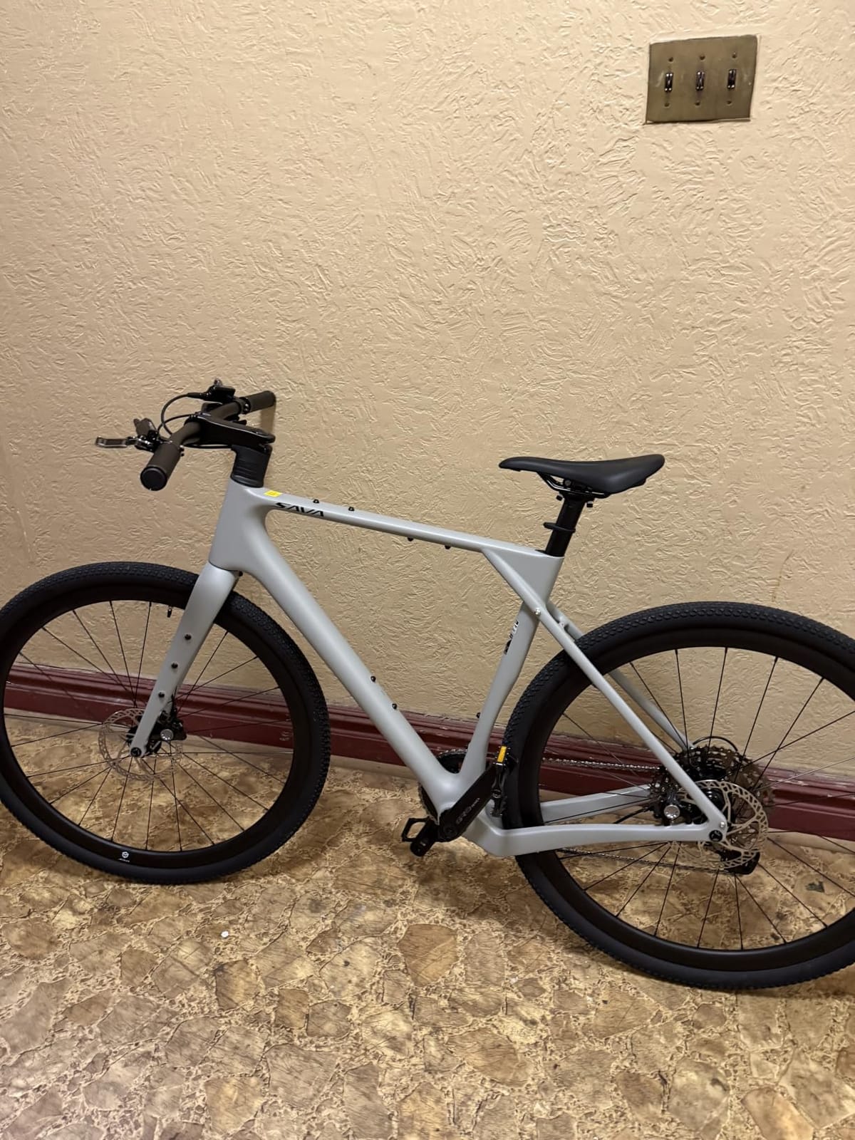 SAVADECK Carbon Gravel Bike - T800 Carbon Frame & Fork | Shimano U6000 11-Speed Groupset | Hydraulic Disc Brakes | 700CX40mm All-Terrain Tires | Men & Women Road/Off-Road Bicycle customer photo 1