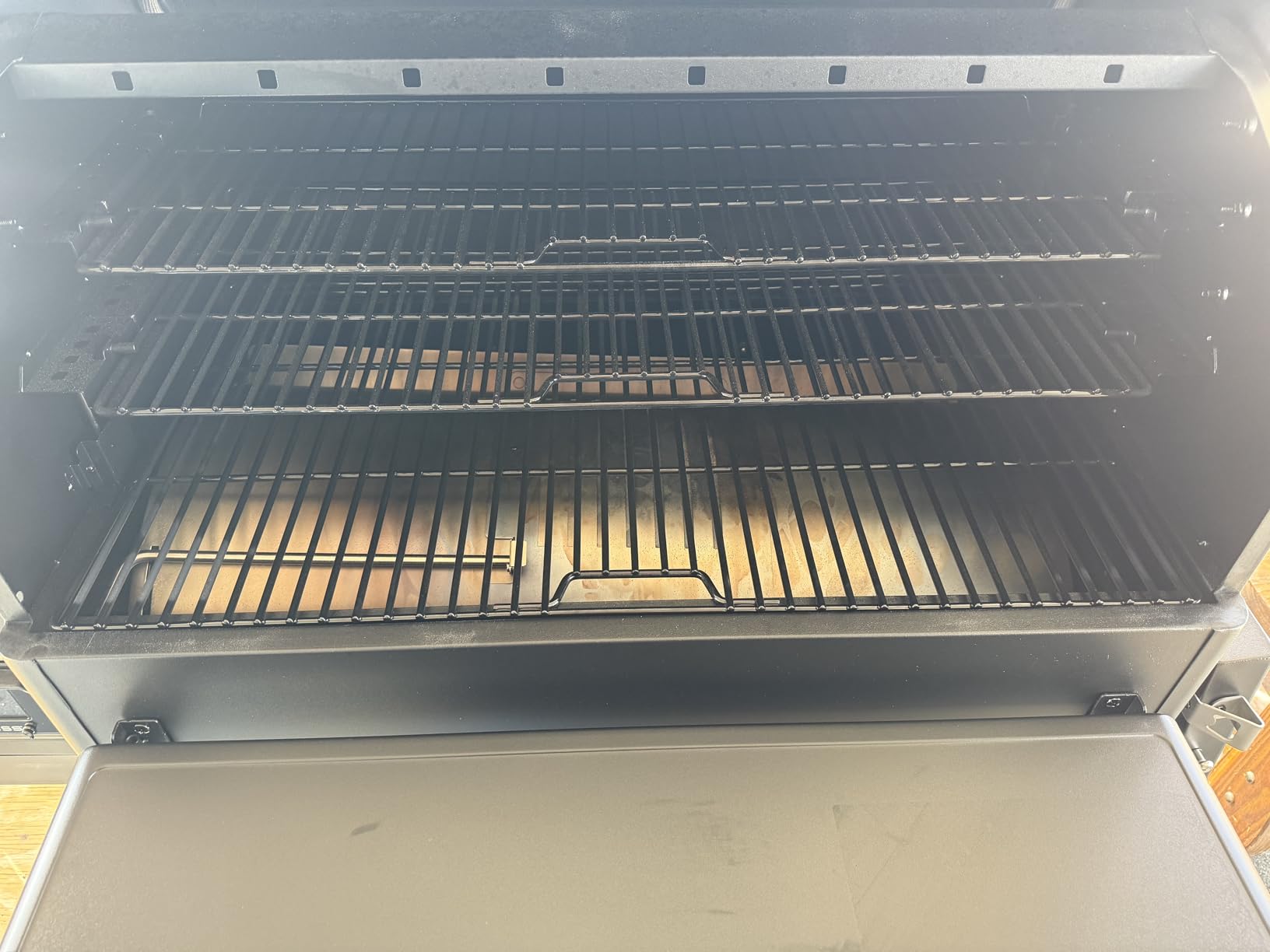PIT BOSS 1600 Navigator Series WiFi & Bluetooth Wood Pellet Grill & Smoker, Flame Broiler and Touchscreen Controller, 1,593-Sq. in. Cook Space, 180°F to 500°F Temp Range, Meat Probe, 30 lb. Hopper customer photo 2