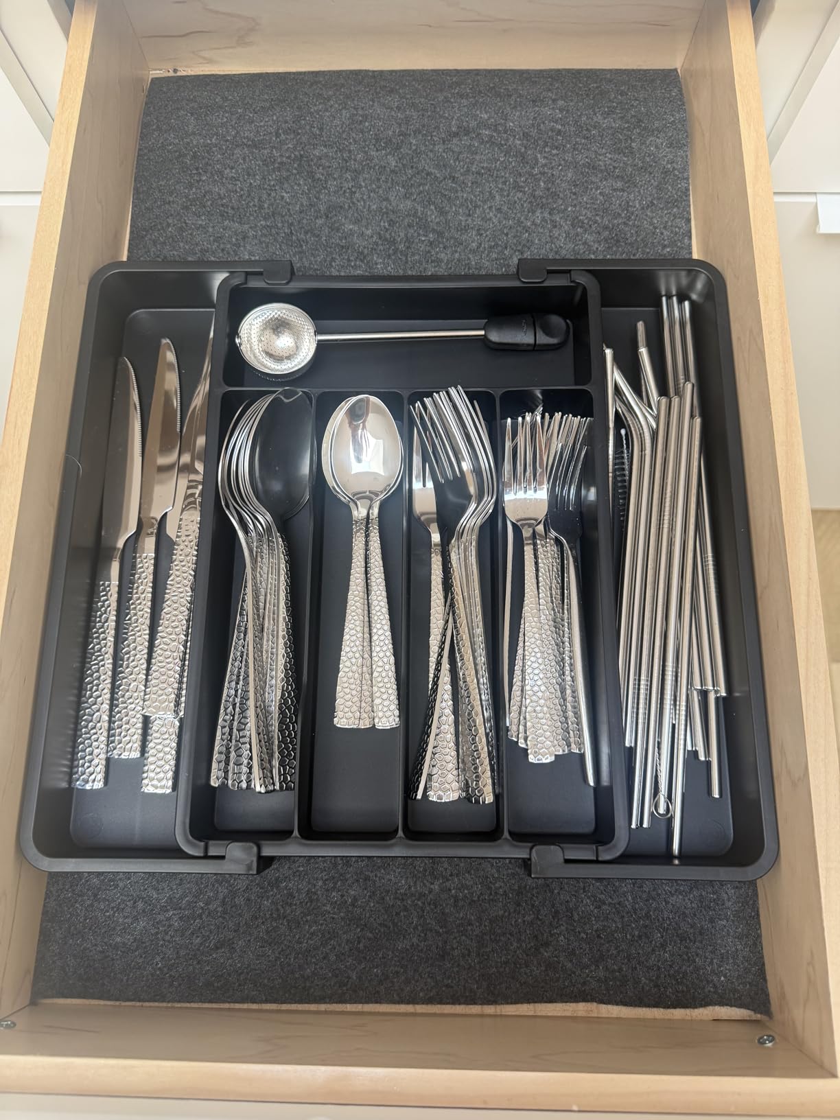 Lifewit Expandable Silverware Drawer Organizer, Kitchen Utensil Tray | BPA-free Plastic Flatware Cutlery Holder, Space-Saving Storage for Spoons Forks Knives, 8-13.8 x 11.2 x 1.4