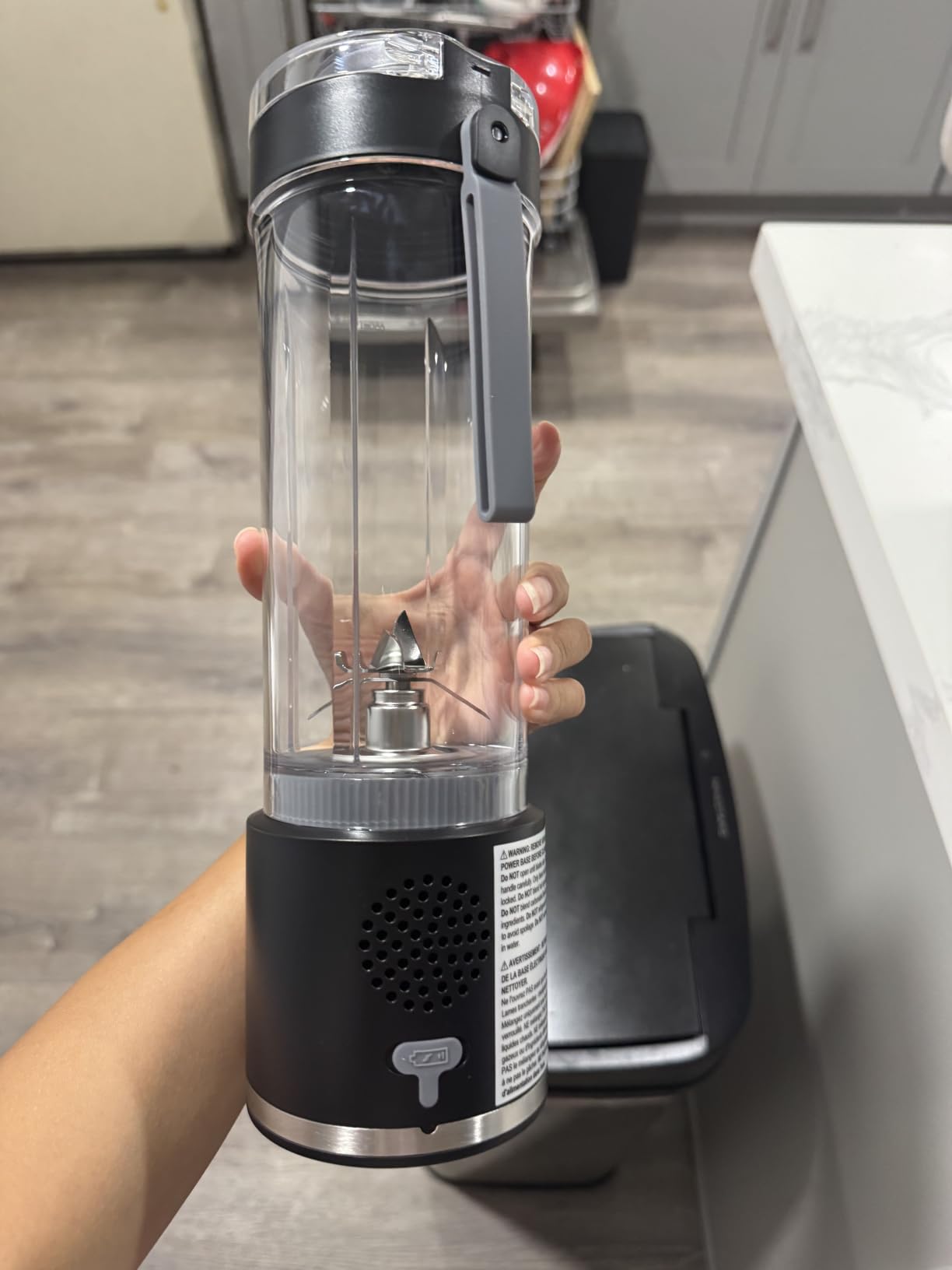 UTALENT Cordless Portable Blender, Ice Crush, 700W Motor, 25oz Cup customer photo 2