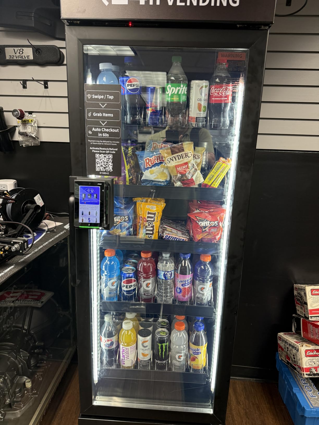 Smart Combo Vending Machine for Business with AI Technology Vending Machine for Sale, Card Reader & App Control Refrigerated Commercial US-360 customer photo 2