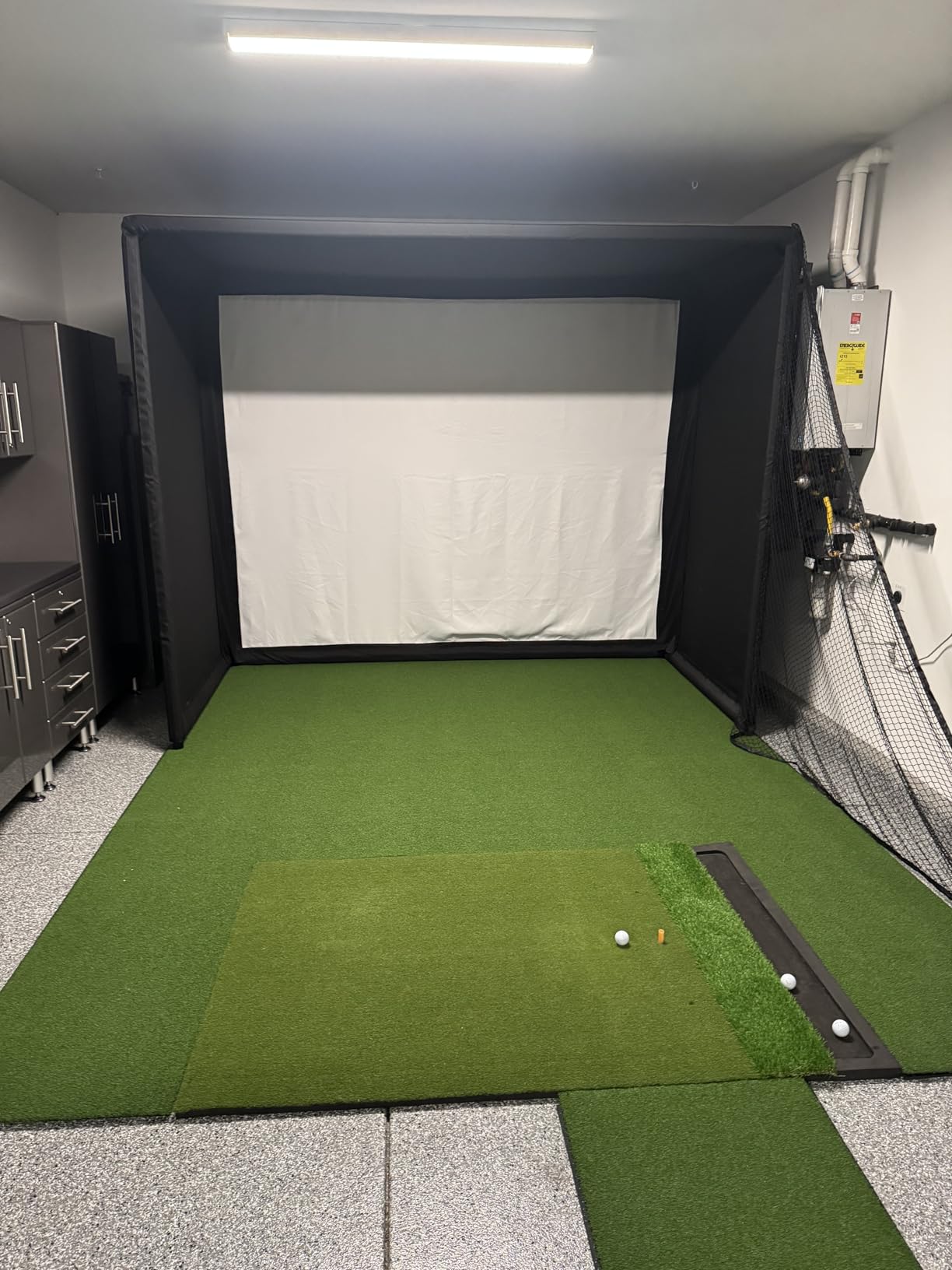 Diandian Golf Simulator Enclosure Kit 10 x 8 ft with 4K-Ready Impact Screen, 600D Blackout Cover, Anti-Ricochet Foam Padding & Safety Side Nets customer photo 2