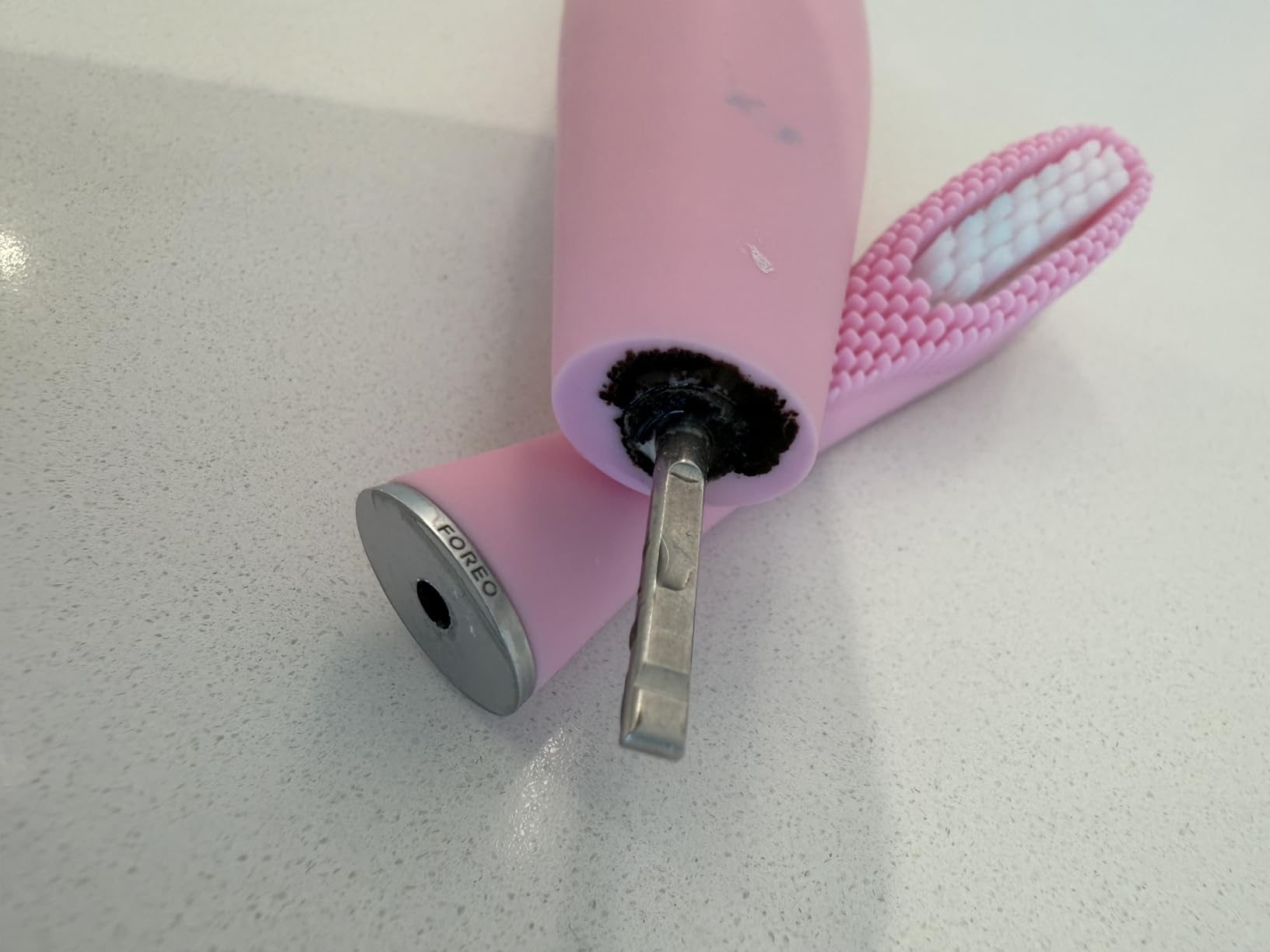 FOREO Issa 4 Bundle Sonic Electric Toothbrush + Hybrid Wave Brushhead | Electric toothbrush, sonic toothbrush, soft bristles, whitening teeth, gum care, tongue cleaner, rechargeable, Pearl Pink customer photo 2