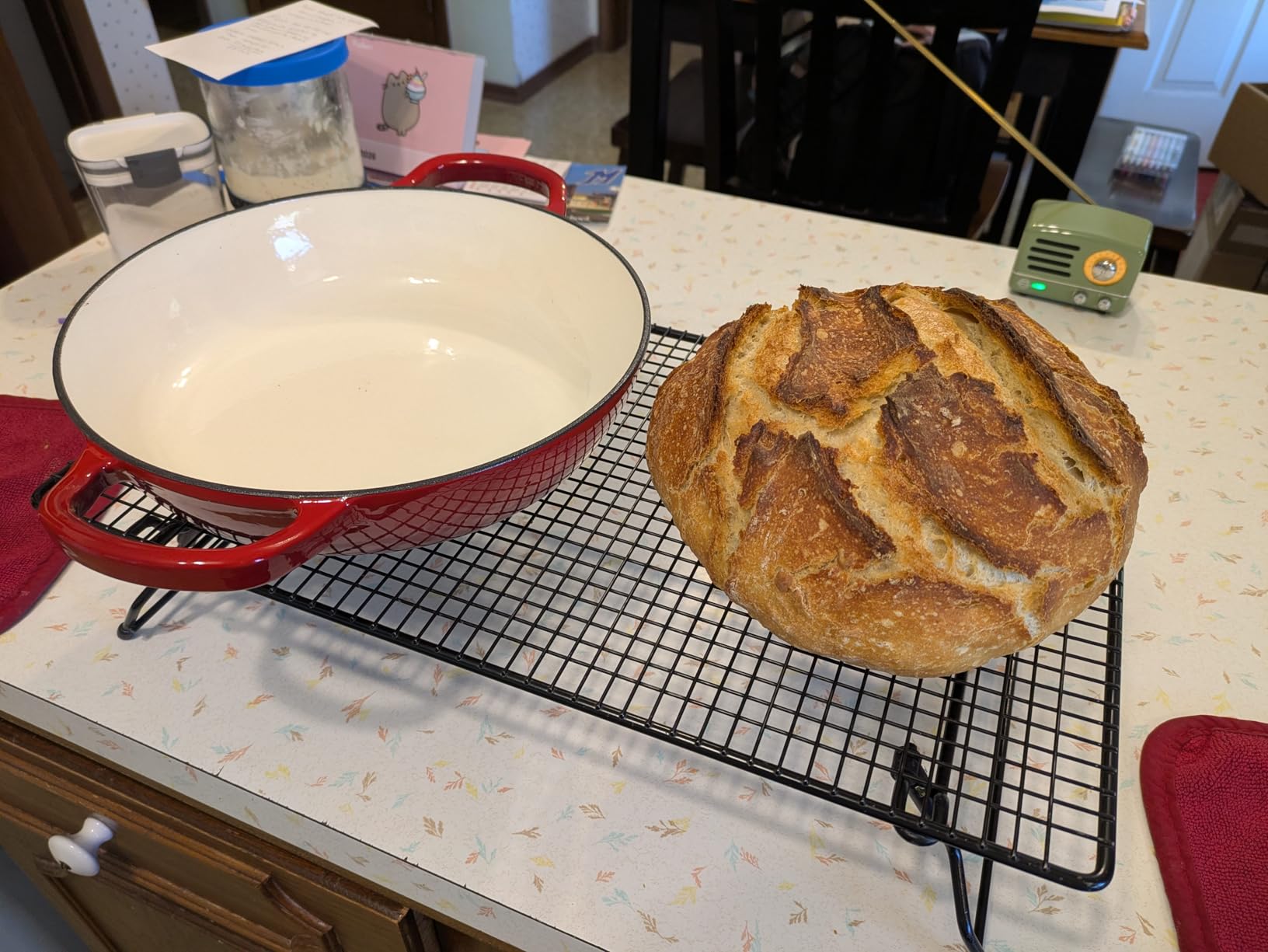 Enameled Round Cast Iron Bread Oven, 6 Qt Cast Iron Dutch Oven for Homemade Sourdough Bread Baking, Bread Pot with Dome Lid & Cotton Potholders (Cream White) customer photo 1