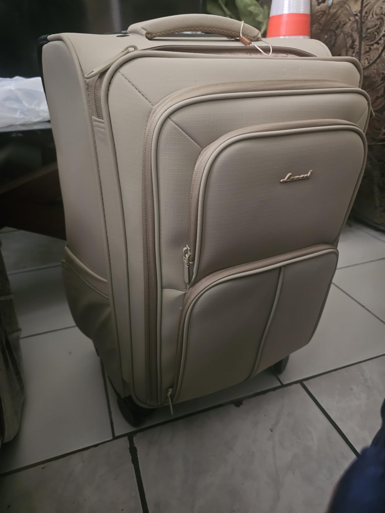 LOVEVOOK Carry On Luggage 22x14x9 Airline Approved, 22 Inch Softside Suitcases with Spinner Wheels, Lightweight Carry-on Suitcase with TSA Lock for Women Men, Large Luggage for Travel Business Trip customer photo 1