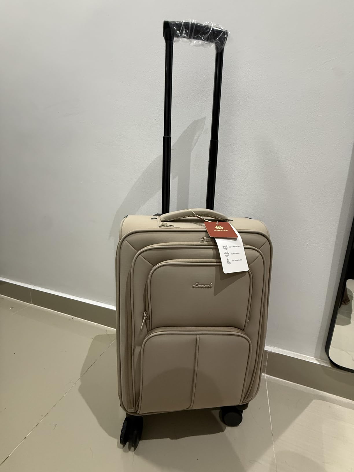 LOVEVOOK Carry On Luggage 22x14x9 Airline Approved, 22 Inch Softside Suitcases with Spinner Wheels, Lightweight Carry-on Suitcase with TSA Lock for Women Men, Large Luggage for Travel Business Trip customer photo 2
