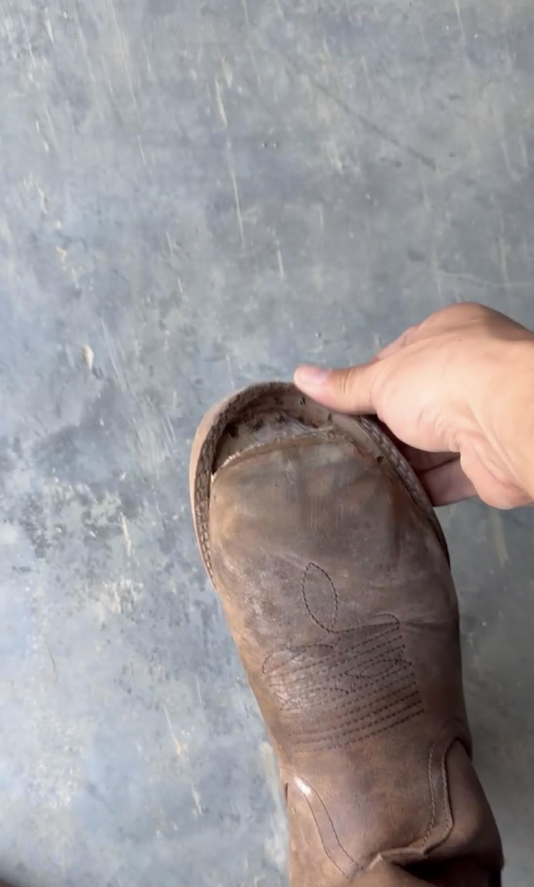 Winbird Cowboy Boots For Men Wide Square Toe Western Slip Resist Mens Boots customer photo 1