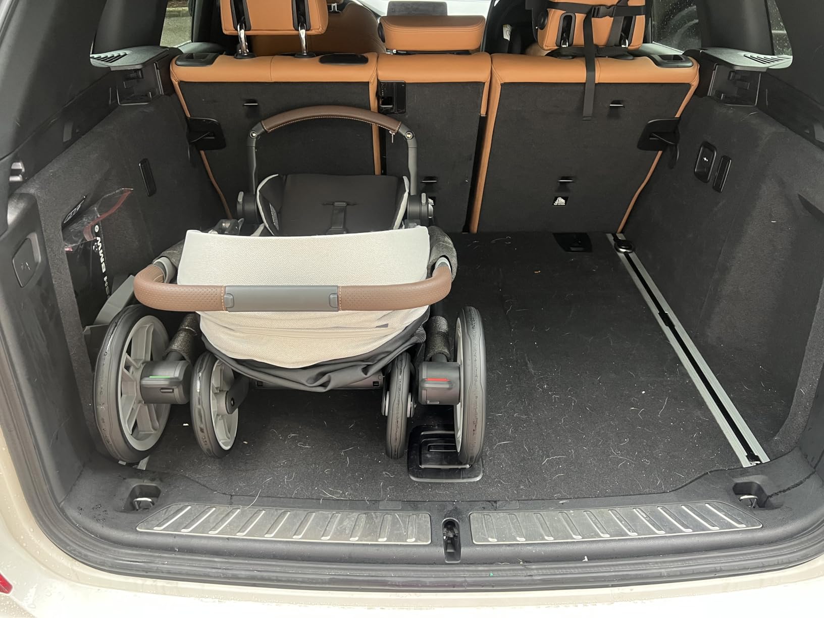 UPPAbaby Cruz V3 Stroller - from Birth + Car Seat Compatible - Full-Size, Reversible Seat - Infant Insert, Bug and Rain Shields Included - Greyson (Charcoal Mélange/Carbon Frame/Saddle Leather) customer photo 1