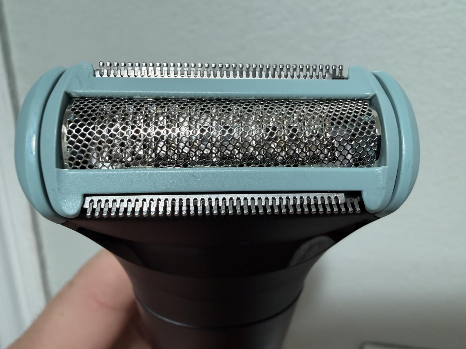 Philips Norelco Body Groomer 5000 Series, Intimate Hair Trimmer & Shaver for Men with Dual 100% Showerproof Full Body Shave & Trim Heads and Two Bi-Directional Body Hair Combs, BG5495/50 customer photo 2