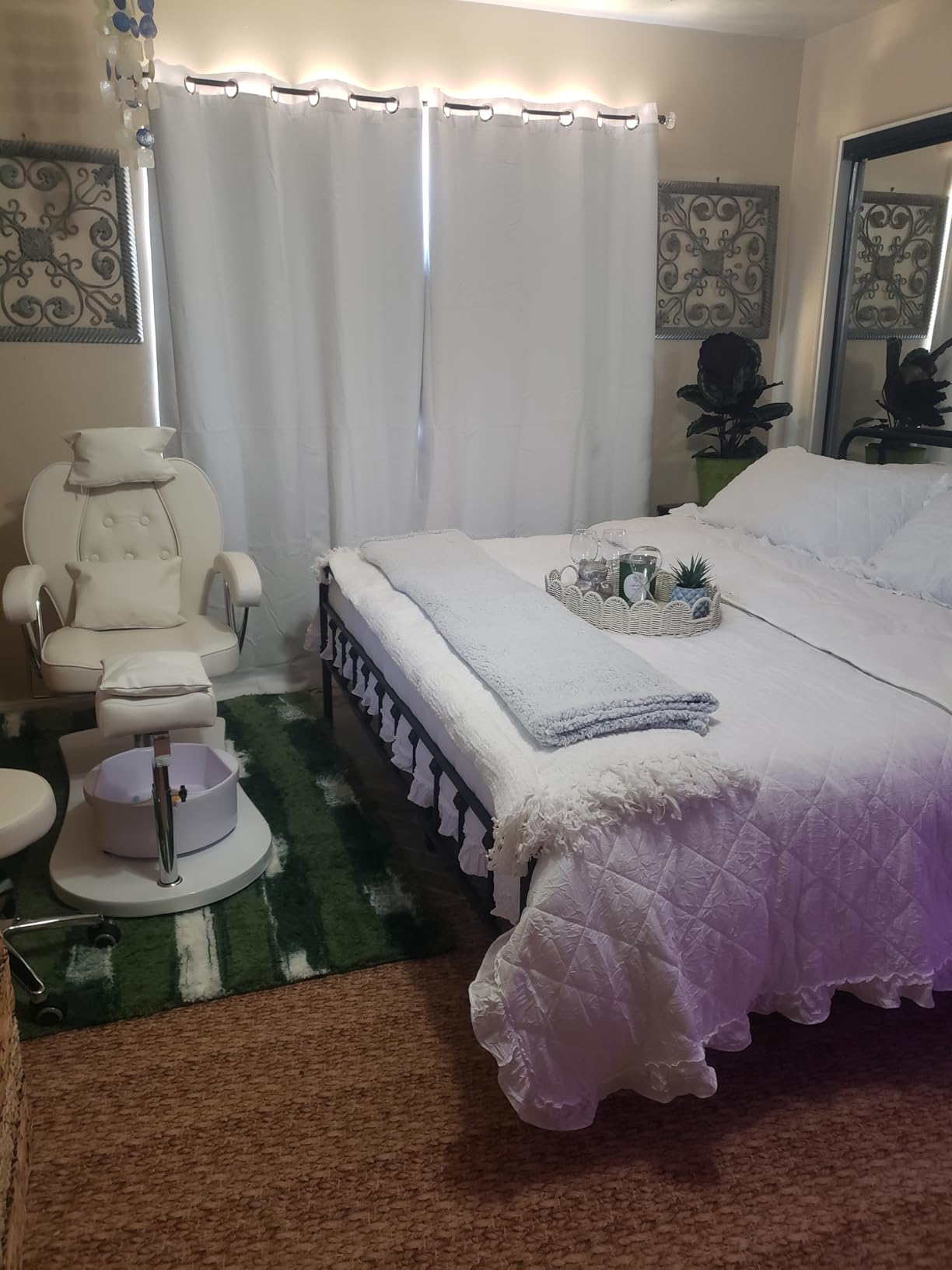 Pedicure Chair No Plumbing with Stool & Foot Bath, 360°Swivel Hydraulic Reclining Pedicure Station with Footrest & Ergonomic Headrest for Nail Tech, Spa, Salon (Black) customer photo 1