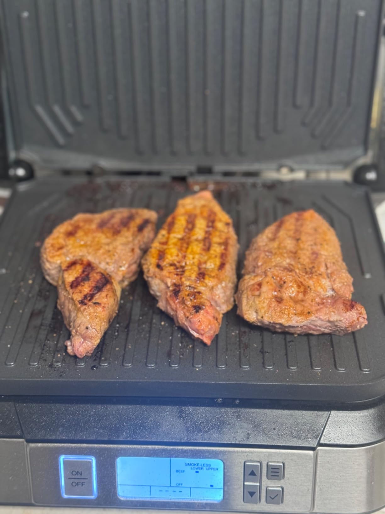 Cuisinart Griddler with Smoke-Less Mode, GR-6SNAS customer photo 1