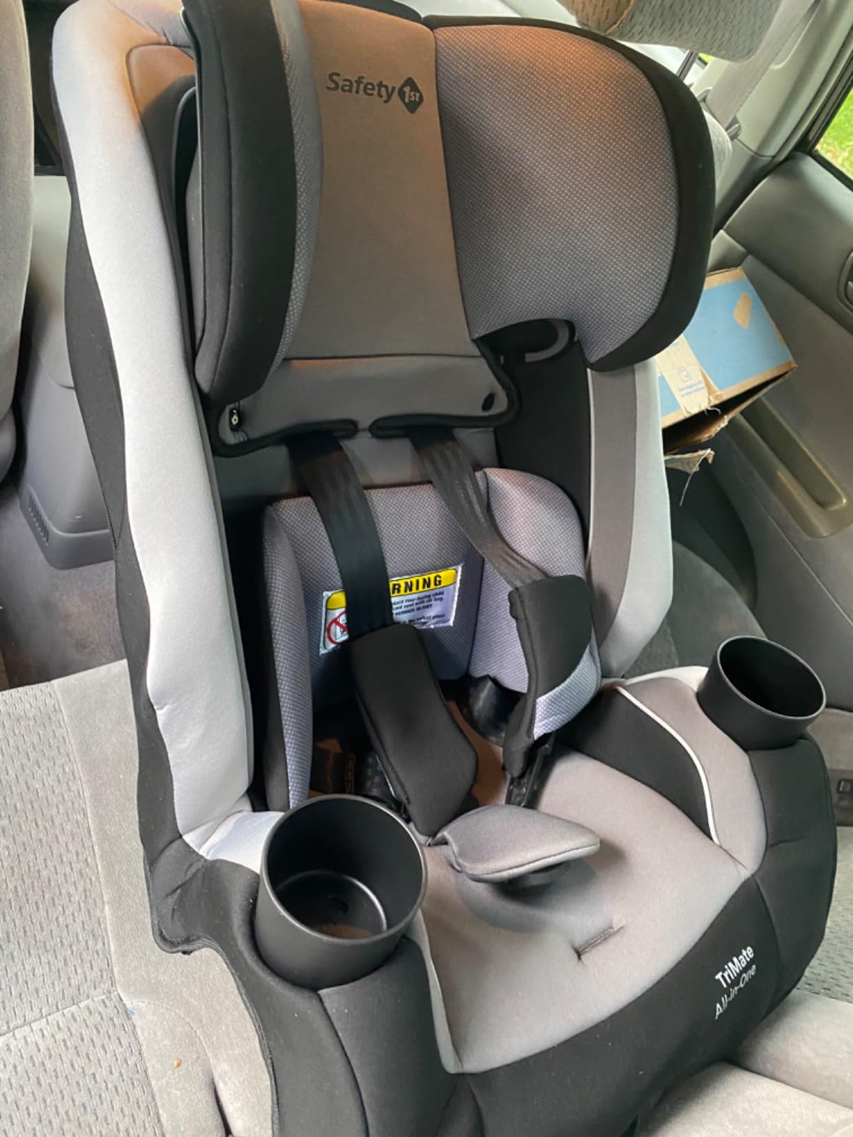 Safety 1st TriMate 3-in-1 Convertible Car Seat, Slim Fit, Infant to Big Kid Car Seat, Easy-Install Harness, Machine-Washable Cover, Dishwasher-Safe Cup Holders, 5-100 lbs, Sharkskin customer photo 1