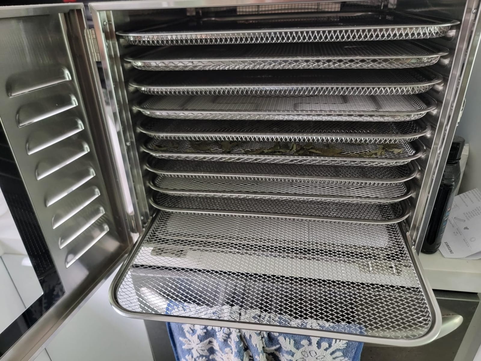 Commercial 10 Trays Food Dehydrator Machine for Jerky and Herbs Usable Area up to 24.65ft² and 194℉ Temperature 1000W Detachable Stainless Steel Dryer for Meat Fruit Mushrooms Beef Food Secret Silver customer photo 1