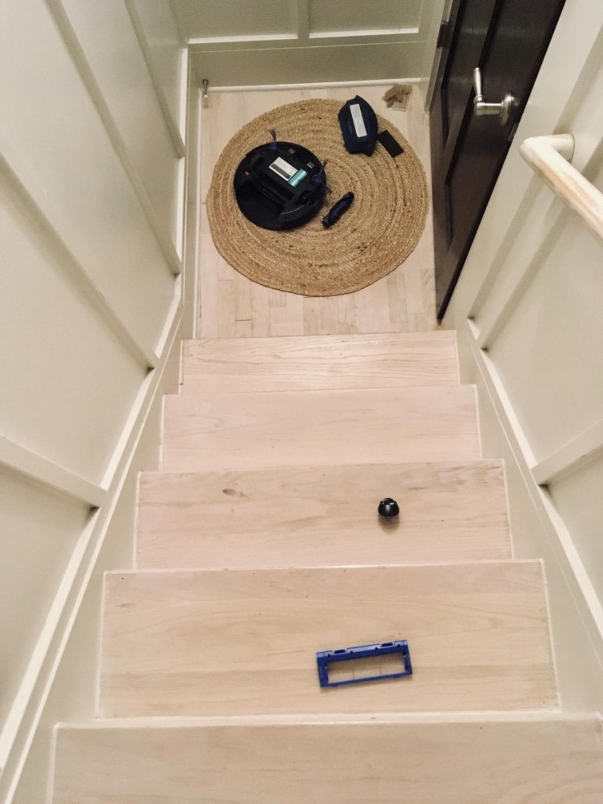 eufy E28 Robot Vacuum and Mop, 20,000 Pa, Portable Carpet Cleaning | Roller Mop with HydroJet System, All-in-One Robot Vacuum and Mop Combo, Zero-Tangling, Corner-to-Edge Cleaning customer photo 2