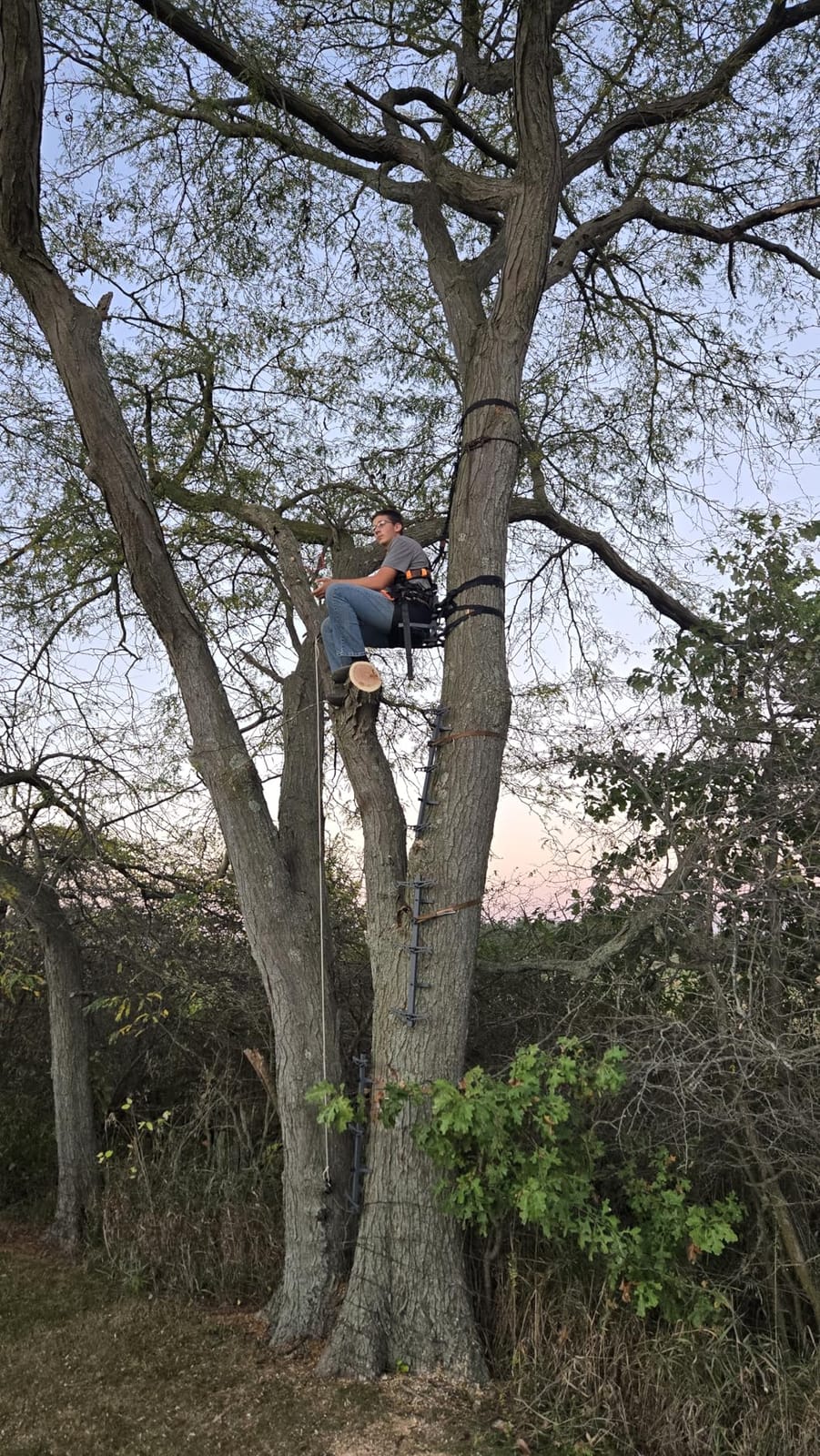 Kalkal Complete Tree Saddle Hunting System, Hunting Saddle Kit with Aluminum Tree Saddle Platform, Tree Saddle Safety Harness, Tree Straps and Safety Rope customer photo 1