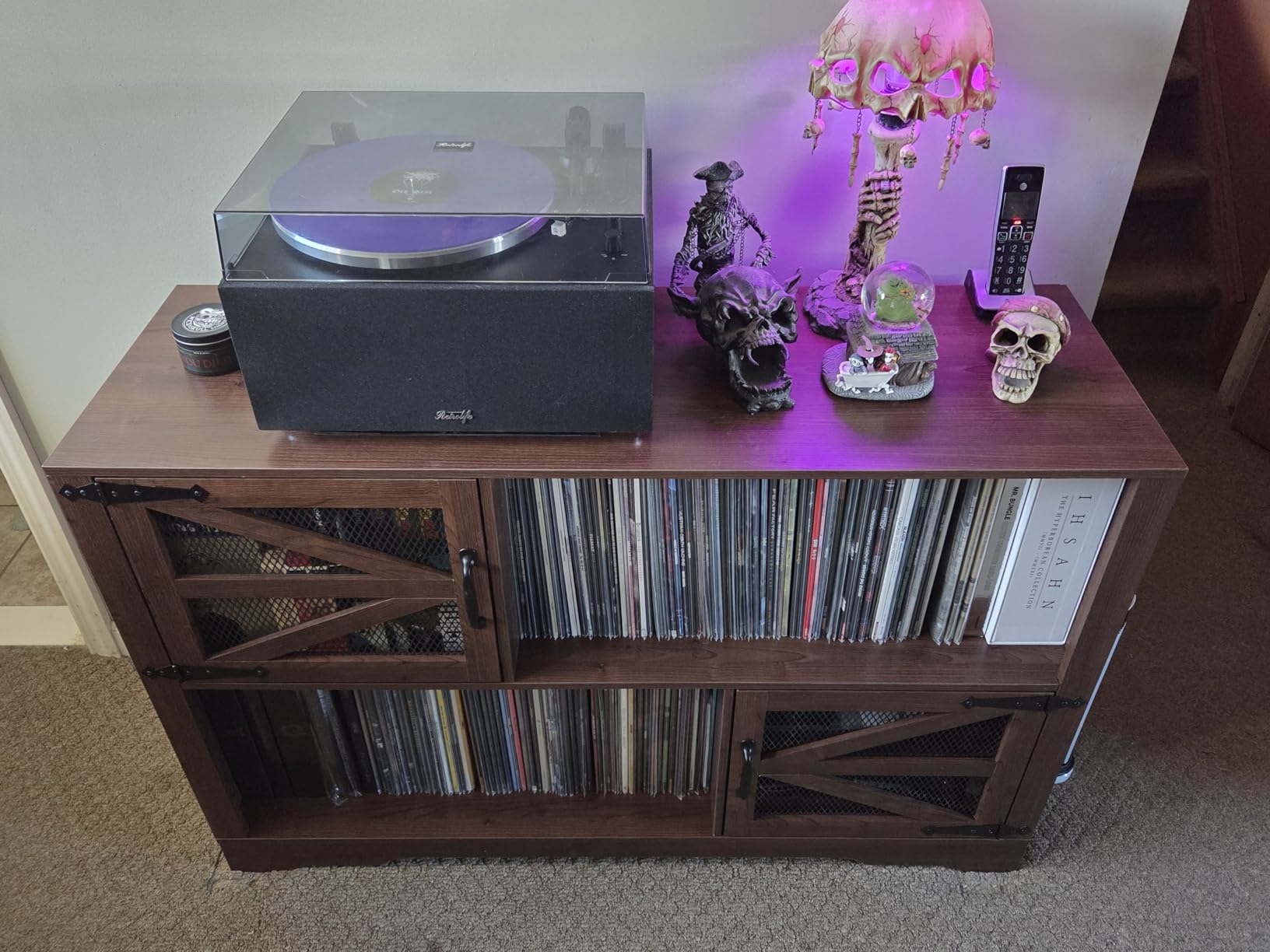 47 Inch Large Record Player Stand with Vinyl Storage, 500+ Vinyl Record Storage Cabinet, Record Player Table with Power Outlet, Farmhouse Wooden Turntable Stand for Living Room, Walnut customer photo 1