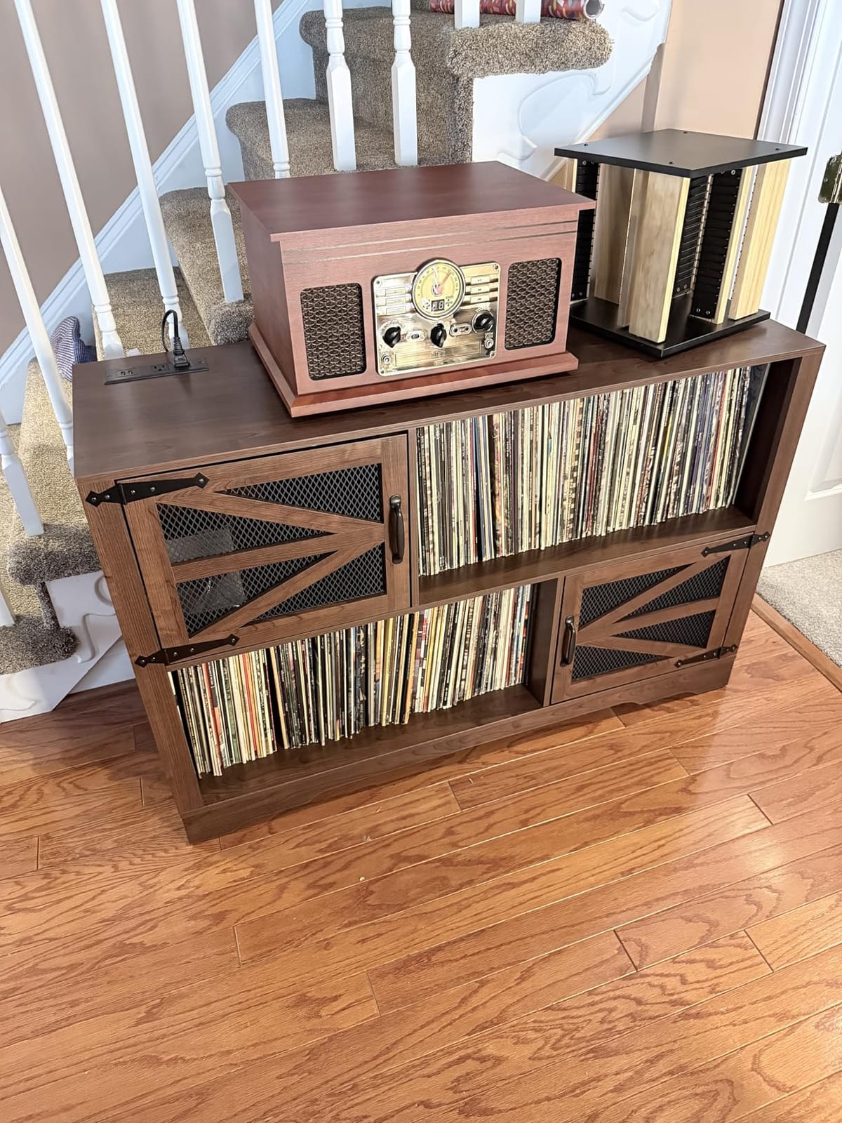 47 Inch Large Record Player Stand with Vinyl Storage, 500+ Vinyl Record Storage Cabinet, Record Player Table with Power Outlet, Farmhouse Wooden Turntable Stand for Living Room, Walnut customer photo 2