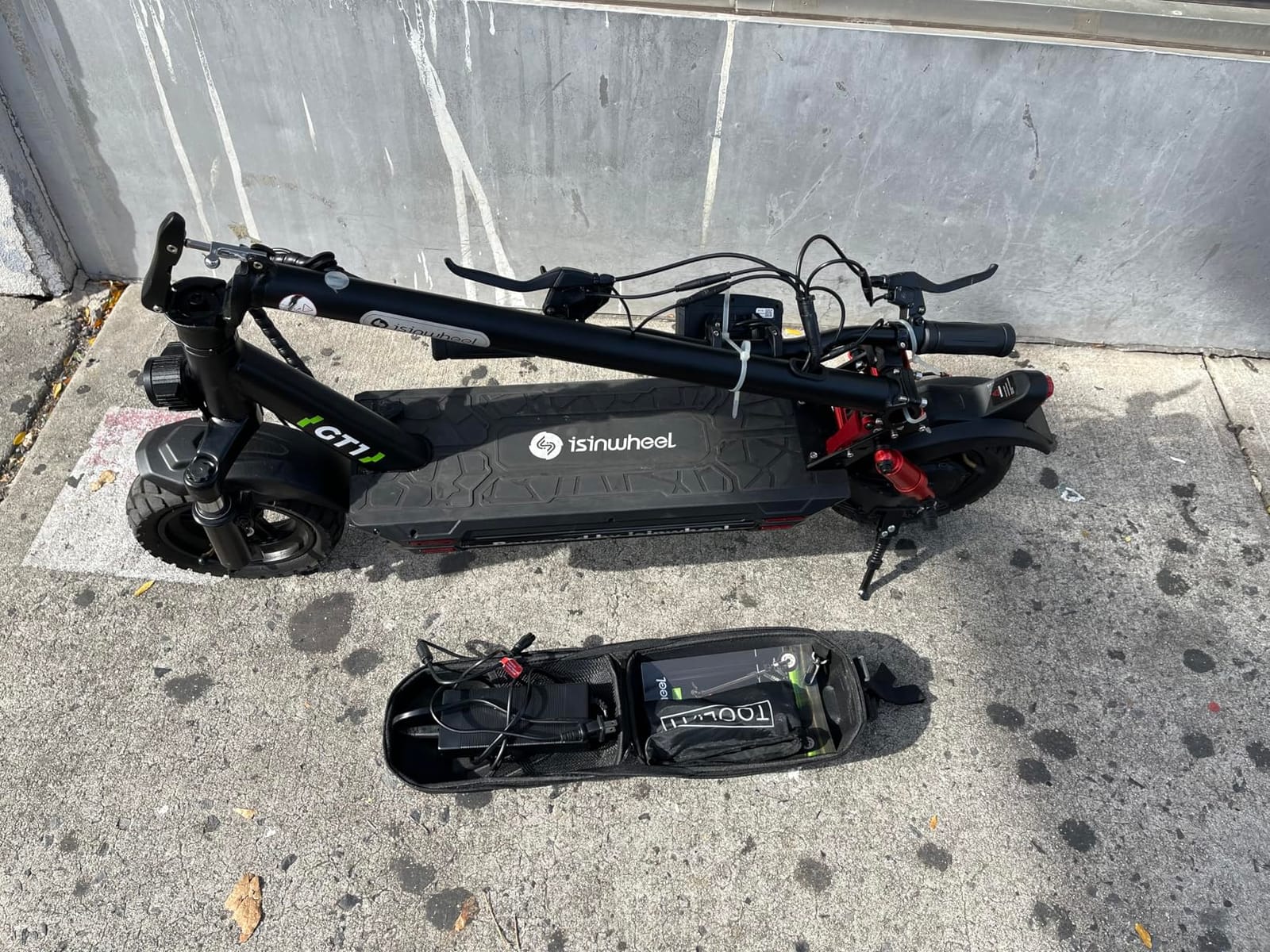 isinwheel GT1 Electric Scooter Adults, 28MPH Top Speed, 28Miles Range, 800W Motor, 330LBS Load, Off-Road Scooter for Adults with Turn Signal customer photo 2