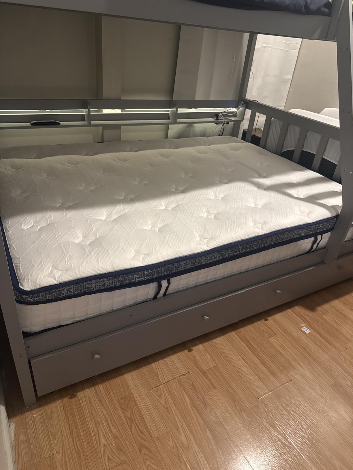 Queen Mattress, 12 Inch Hybrid Queen Size Mattresses in a Box, Memory Foam Individual Pocket Springs, Medium Firm Comfort, Motion Isolation for All Sleep Positions, CertiPUR-US Certified customer photo 2