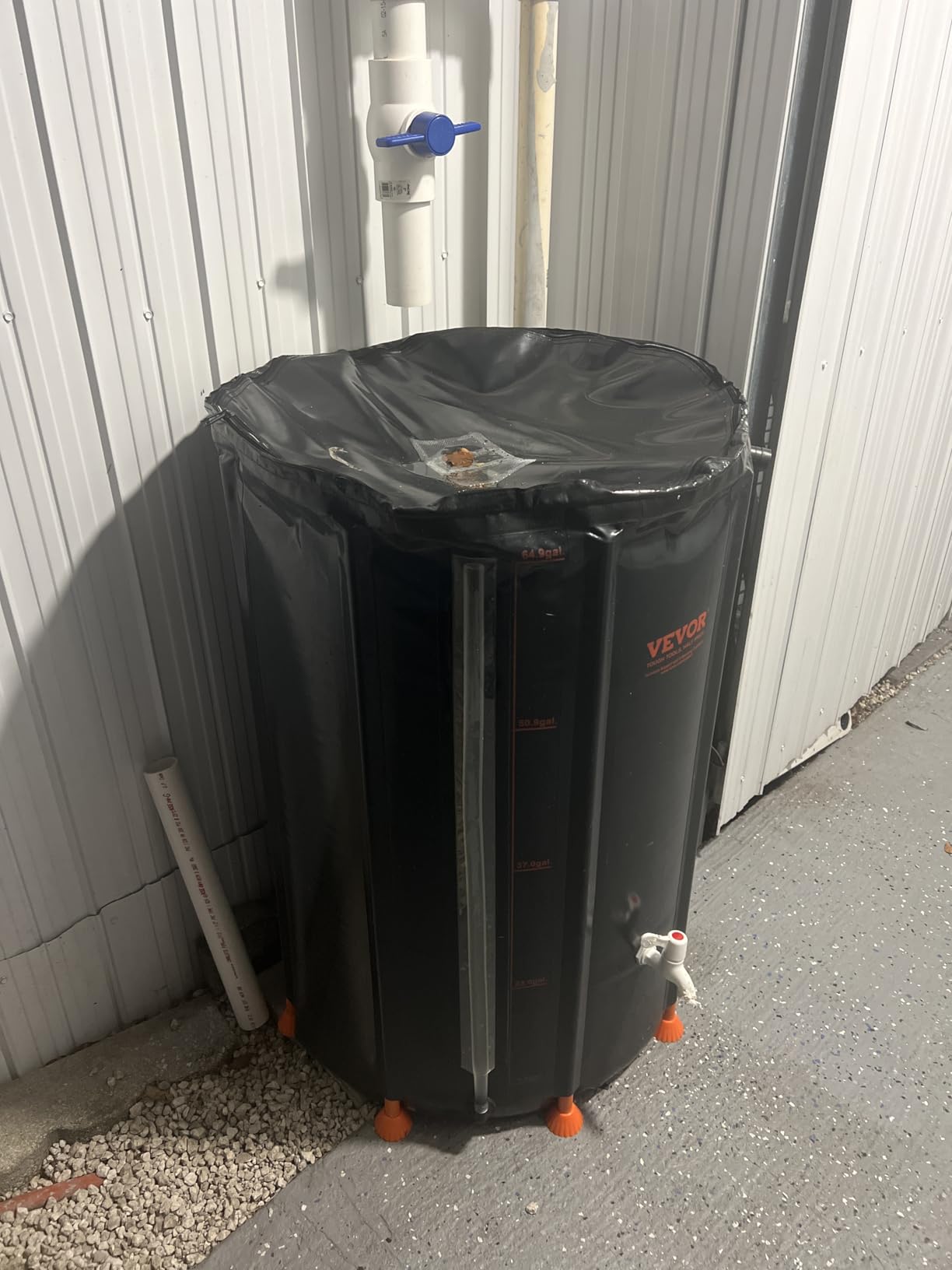 VEVOR Collapsible Rain Barrel, 53 Gallon Portable Rain Water Collection Barrel, 1000D PVC Rainwater Collection System, Garden Water Catcher Tank Storage Container with Spigot & Overflow Kit, Black customer photo 1