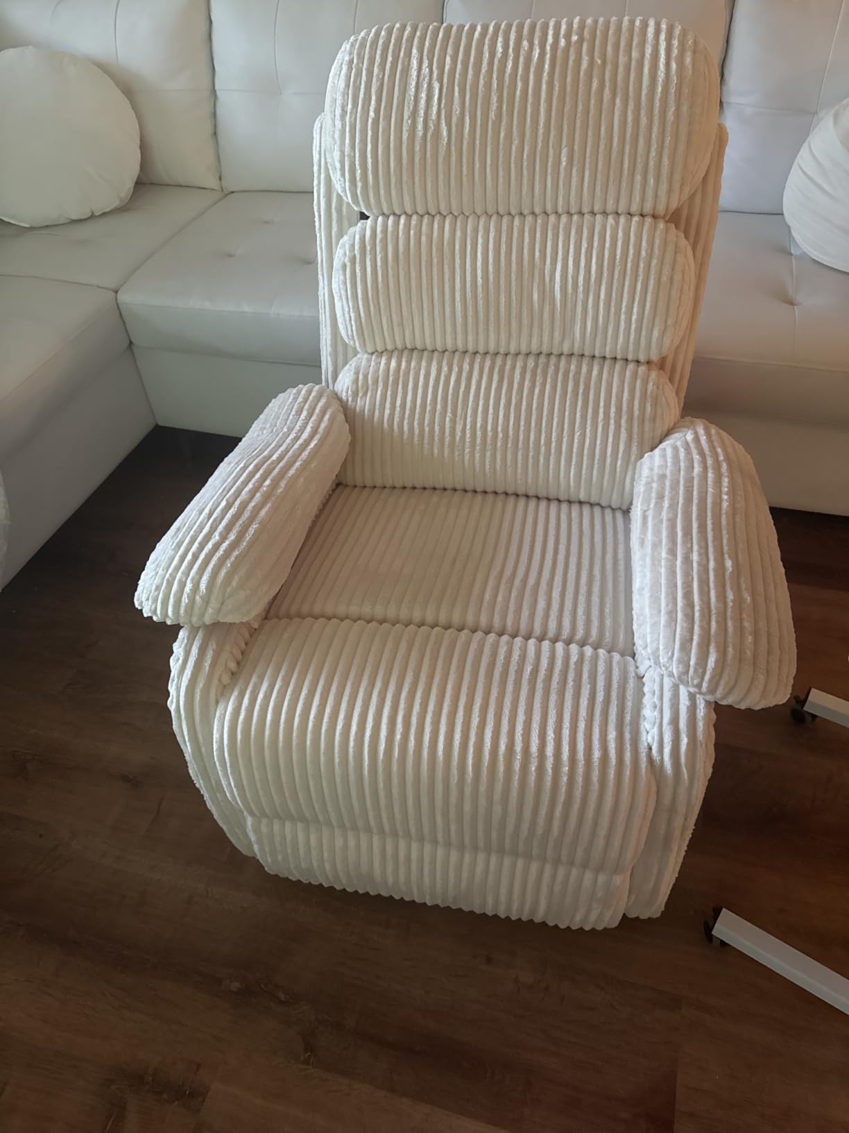 Adult 360° Rocking Recliner Chair, Nursery Rocker Reclining Chair with Side Pocket, a Comfy upholstered Single Sofa Armchair. Suitable for Living Room, Bedroom Nursing use, Velvet Fabric in Beige customer photo 2