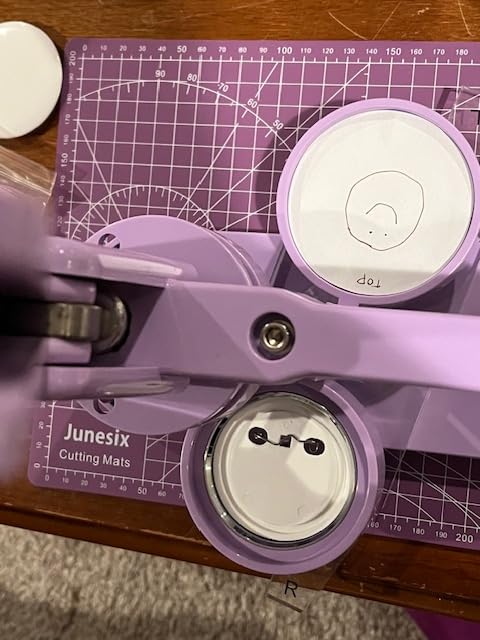 Button-Maker-Machine Kit 32mm /1.25 inch, Button Press Machine 32mm, Easy-to-use Rotate Models, Pin Maker Kit with 100 Sets Plastic Supplies, DIY Small Badges, Starting Creative Project customer photo 2