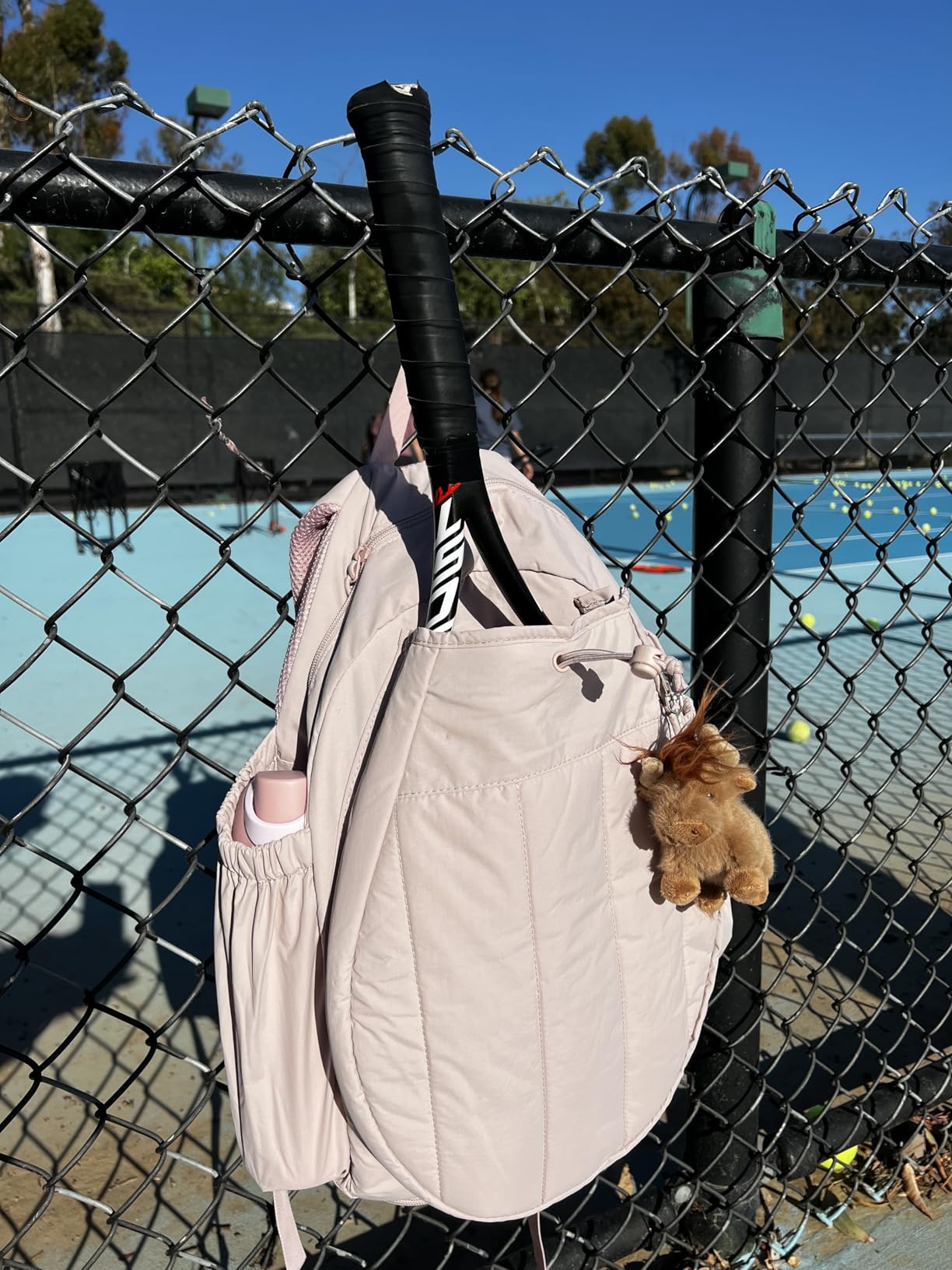 BAGSMART Tennis Gym Bag for Women, Quilted Pickleball 15.6