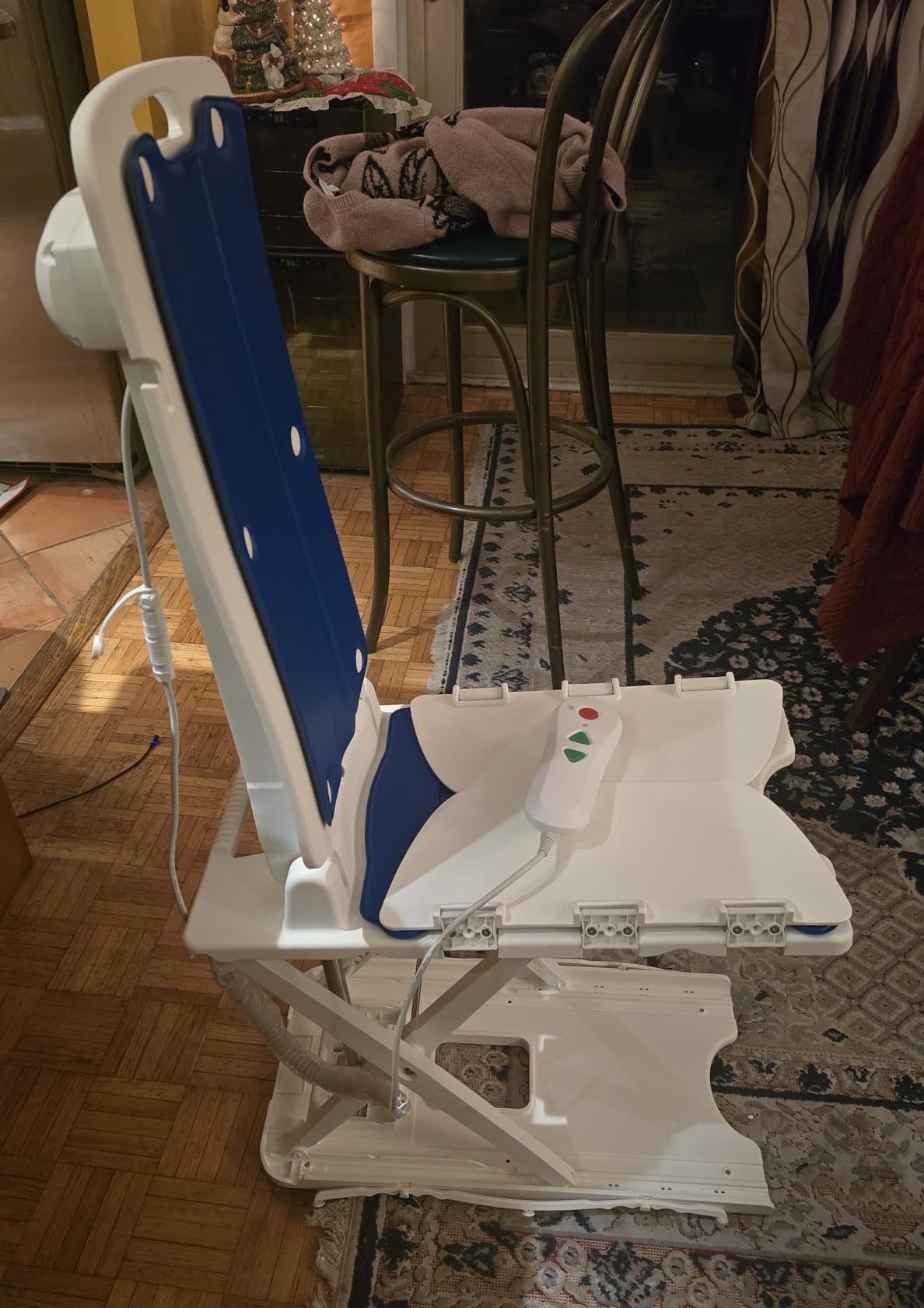 Portable Floor and Bath Lift Chair for Elderly Falls, Max 308 lbs | Lightweight Electric Lift Helps Raise Users From Floor, IPX8 Waterproof Foldable Shower Chair for Tub, Raises Up to 19.7