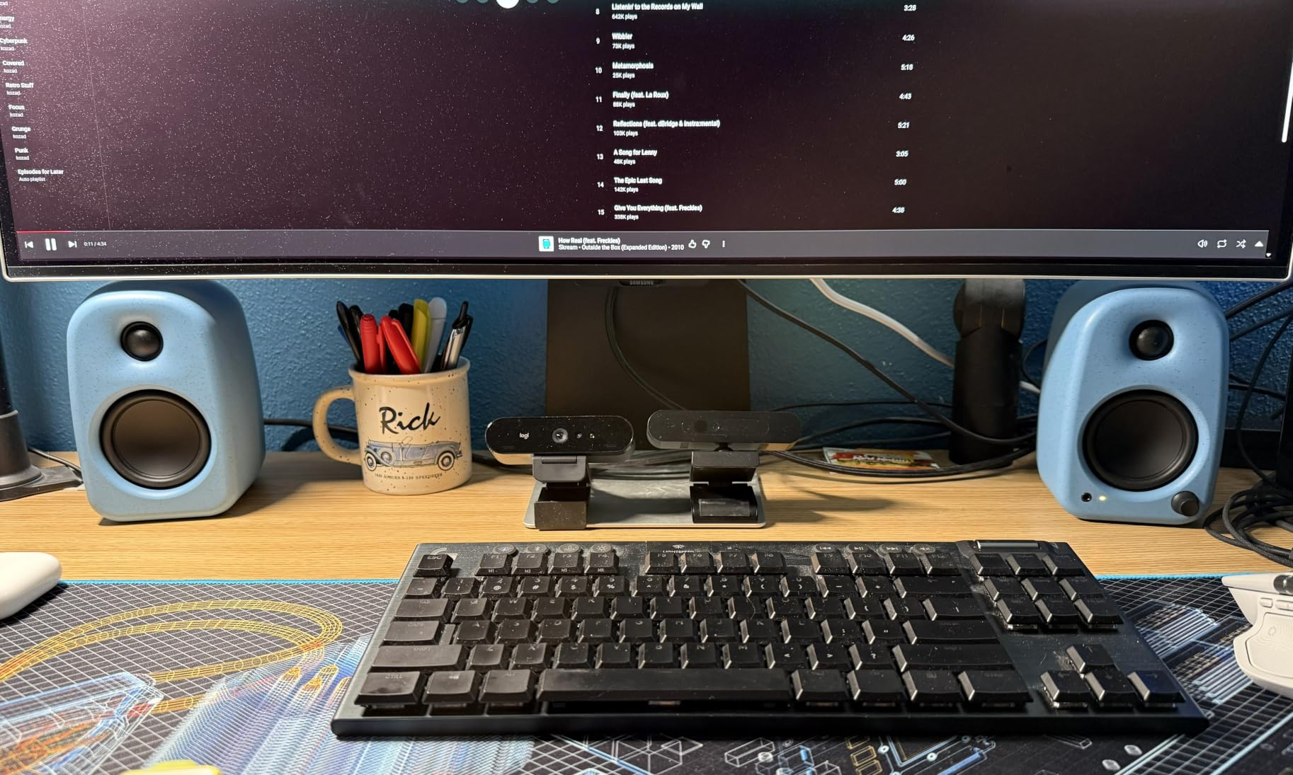 Kanto UKI 100W Active Desktop Computer Speakers with Bluetooth and USB-C | Intelligent Sub Integration | Headphone Out | Pair | Chalk customer photo 1