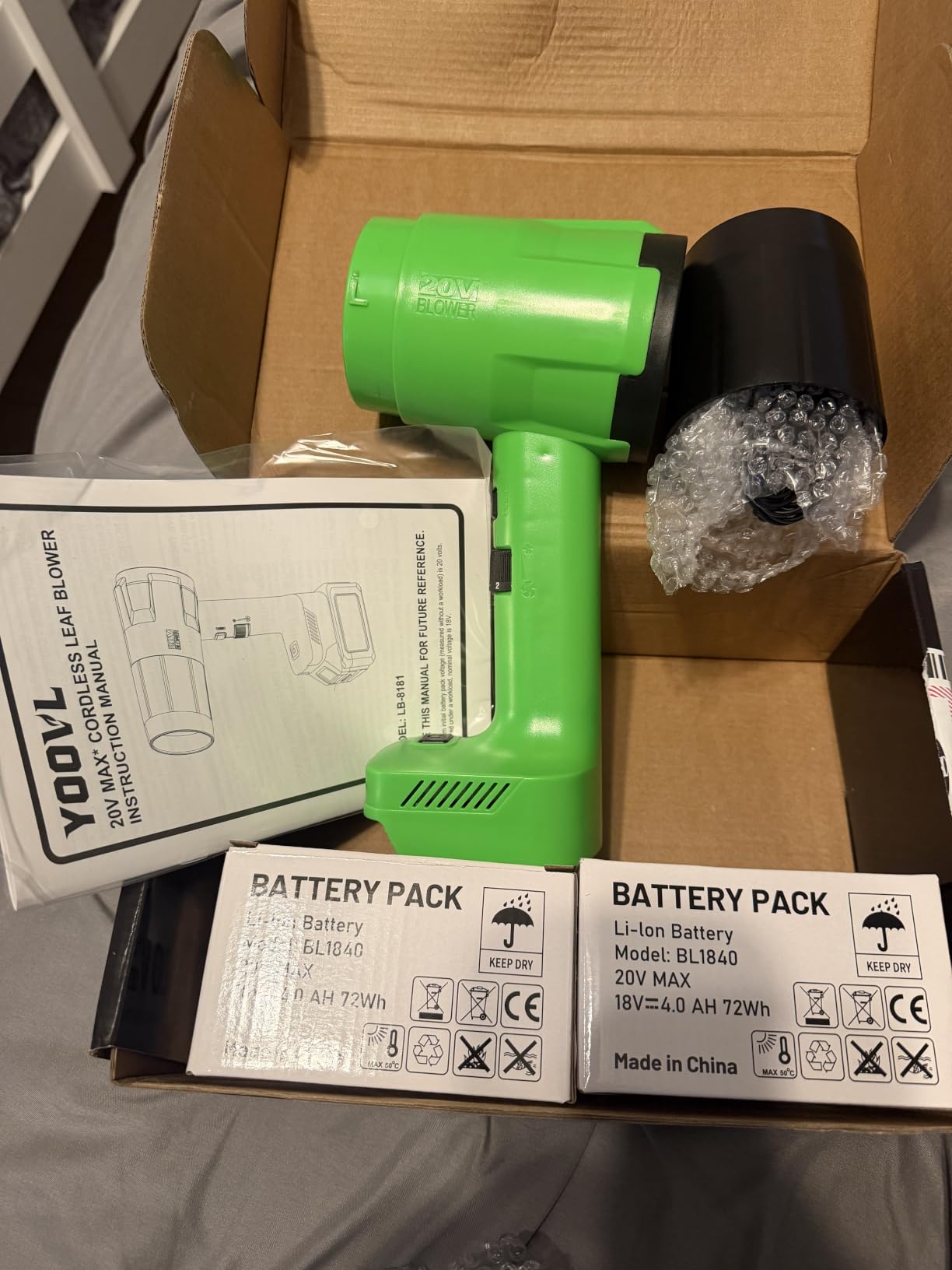 Leaf Blower Cordless, Handheld Leaf Blower with 2 X 4.0Ah Battery and Charger, Snow Blower with 6 Speed Modes, Lightweight Blowers for Lawn Care, Patio, Yard, Blowing Snow, Leaves, Dust customer photo 1
