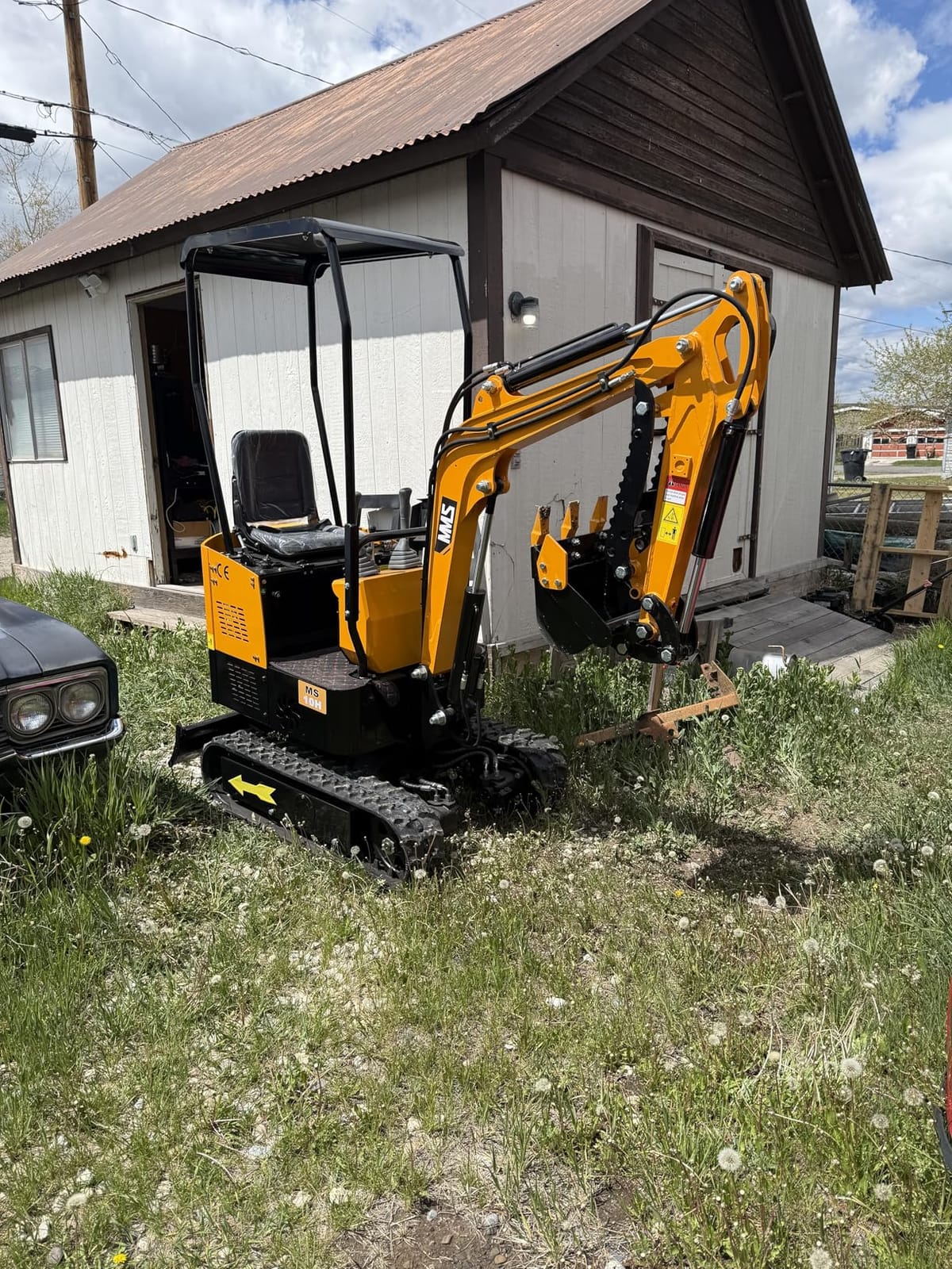 MS10H 1 Ton Mini Excavator with 13.5HP EAP Gas Engine, Hydraulic Thumb, 3-Way Flow Control Valve, Compact Crawler Digger for DIY Landscaping, Includes Delivery & Unloading Service customer photo 2