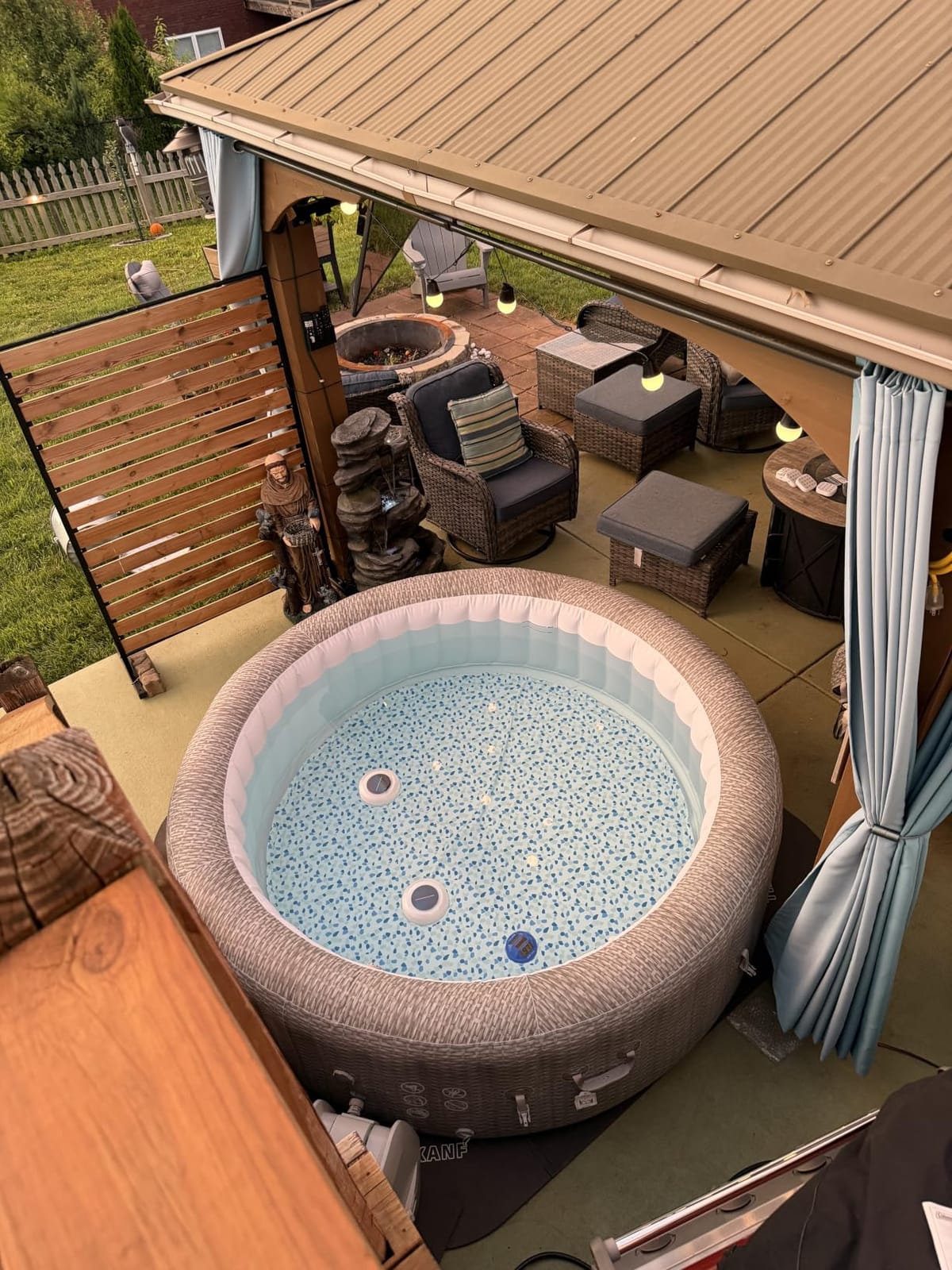 Coleman SaluSpa Energy-Efficient AirJet 4-6 Person Inflatable Hot Tub | Smart Portable Outdoor Spa, Built-in EnergySense Insulation, Freeze Shield Technology, 140 Soothing Jets, 77