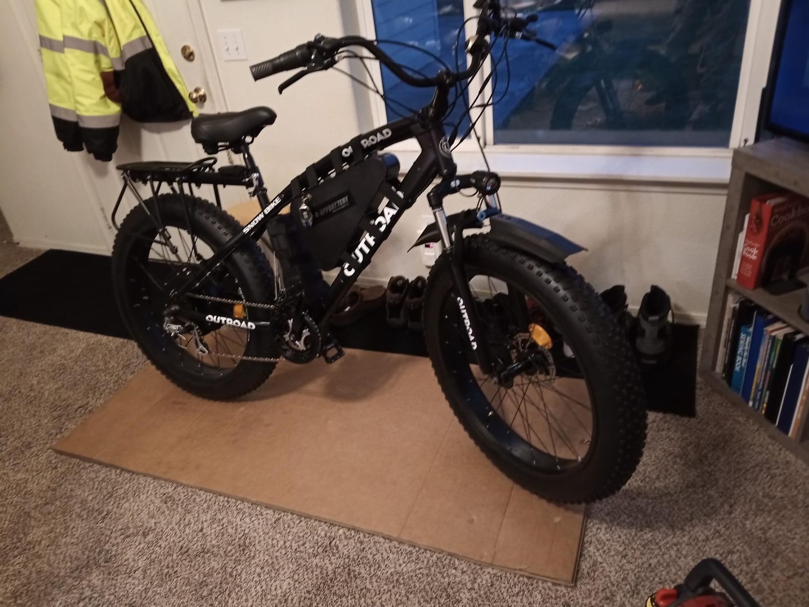 Max4out 26 Inch Fat Tire Mountain Bike, 21-Speed 4-Inch Tide Tires Dual Disc Brake Bicycle with Suspension Fork, Heavy-Duty 400lb Mountain Bike for Big & Tall Riders customer photo 1