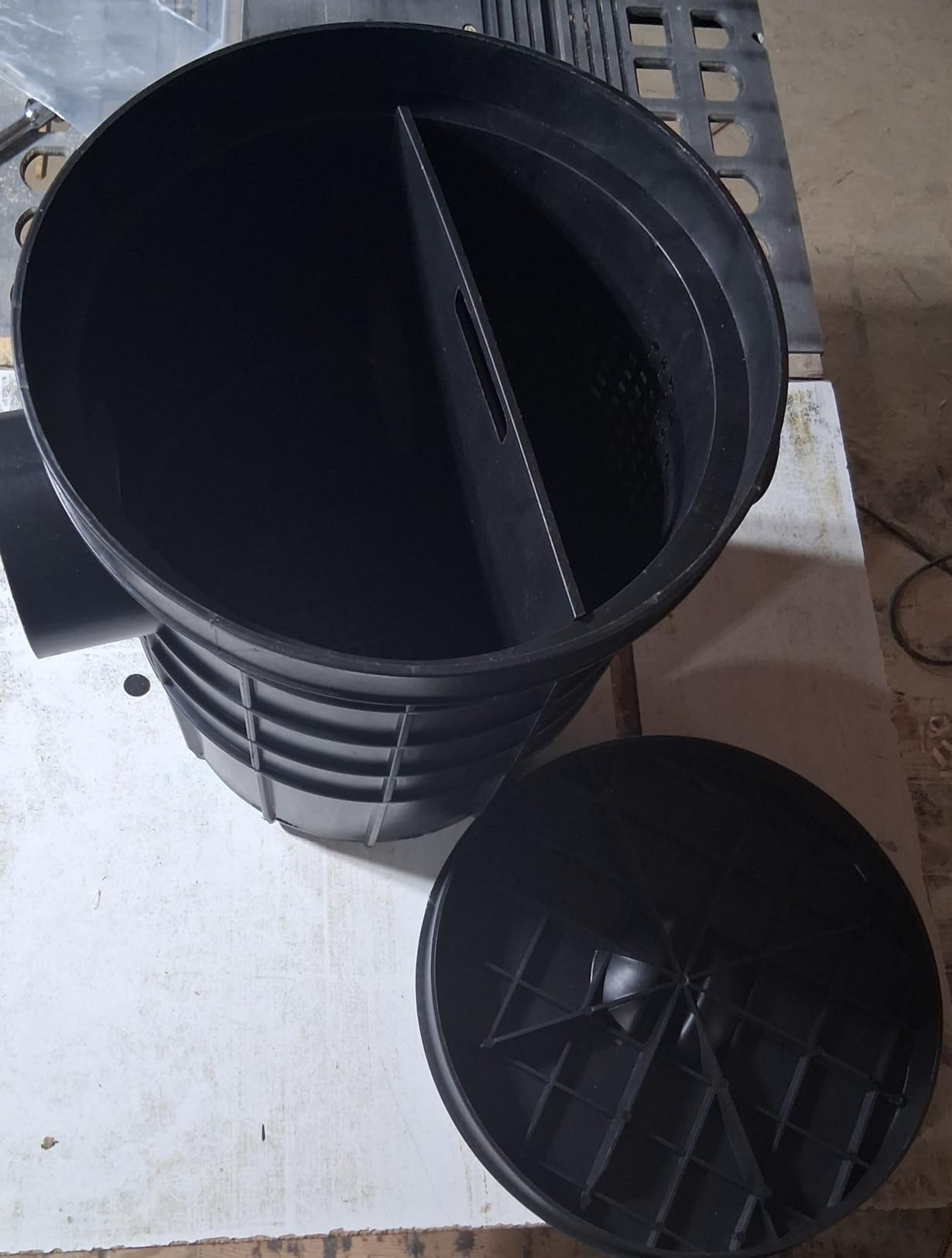 Grease Trap Commercial, Lightweight PE Plastic Grease (315-75/110) | Interceptor Trap Side Inlet Waste Oil Water Separator for Kitchen Sink Restaurant Wastewater Easy Install customer photo 1