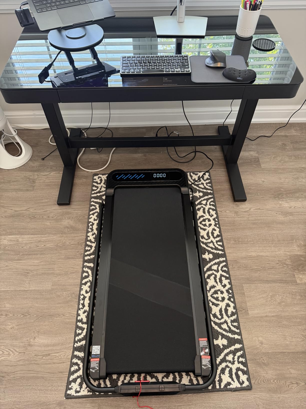 WELLFIT Folding Treadmill for Home, Walking Pad with Incline and Handle Bar | 350+lbs Capacity, Under Desk Treadmill for Home Small Office, Low Noise Treadmills with Smart Voice Control for Jogging Running customer photo 1