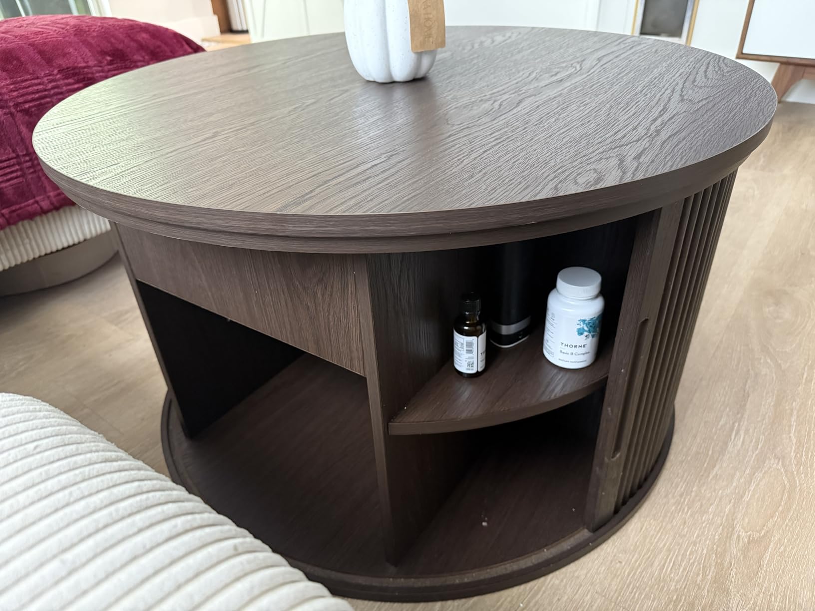 LINSY Lift Top Coffee Table, Round Fluted Coffee Table with Storage, Mid Century Modern Wooden Coffee Tables with Sliding Tambour Door, 31.5