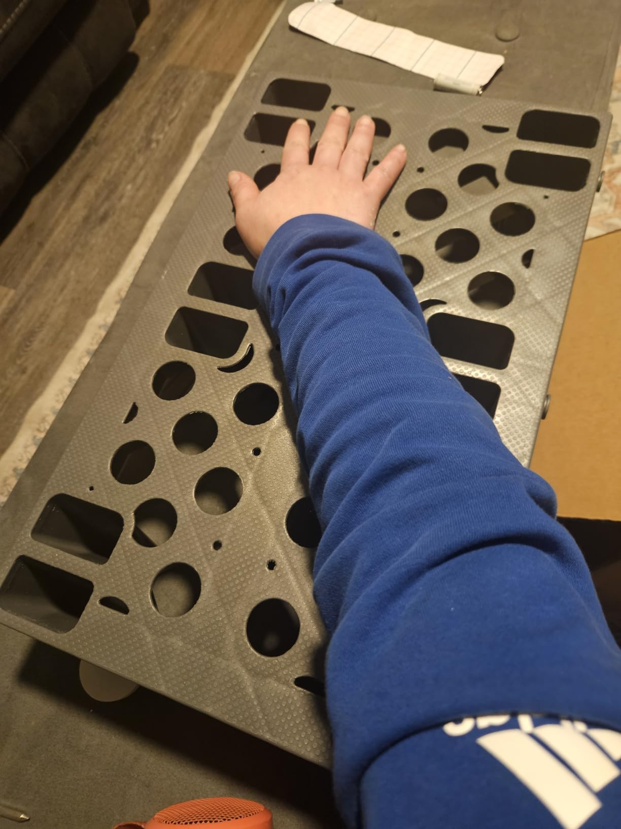 Heavy Duty Plastic Pallets, Grey Interlocking Storage Platforms with Breathable Grid Design, 11.8 x 19.7 x 3.9 Inches, 10 Pack, Indoor Outdoor Use for Basement Storage, Storage Shed, Warehouse customer photo 1
