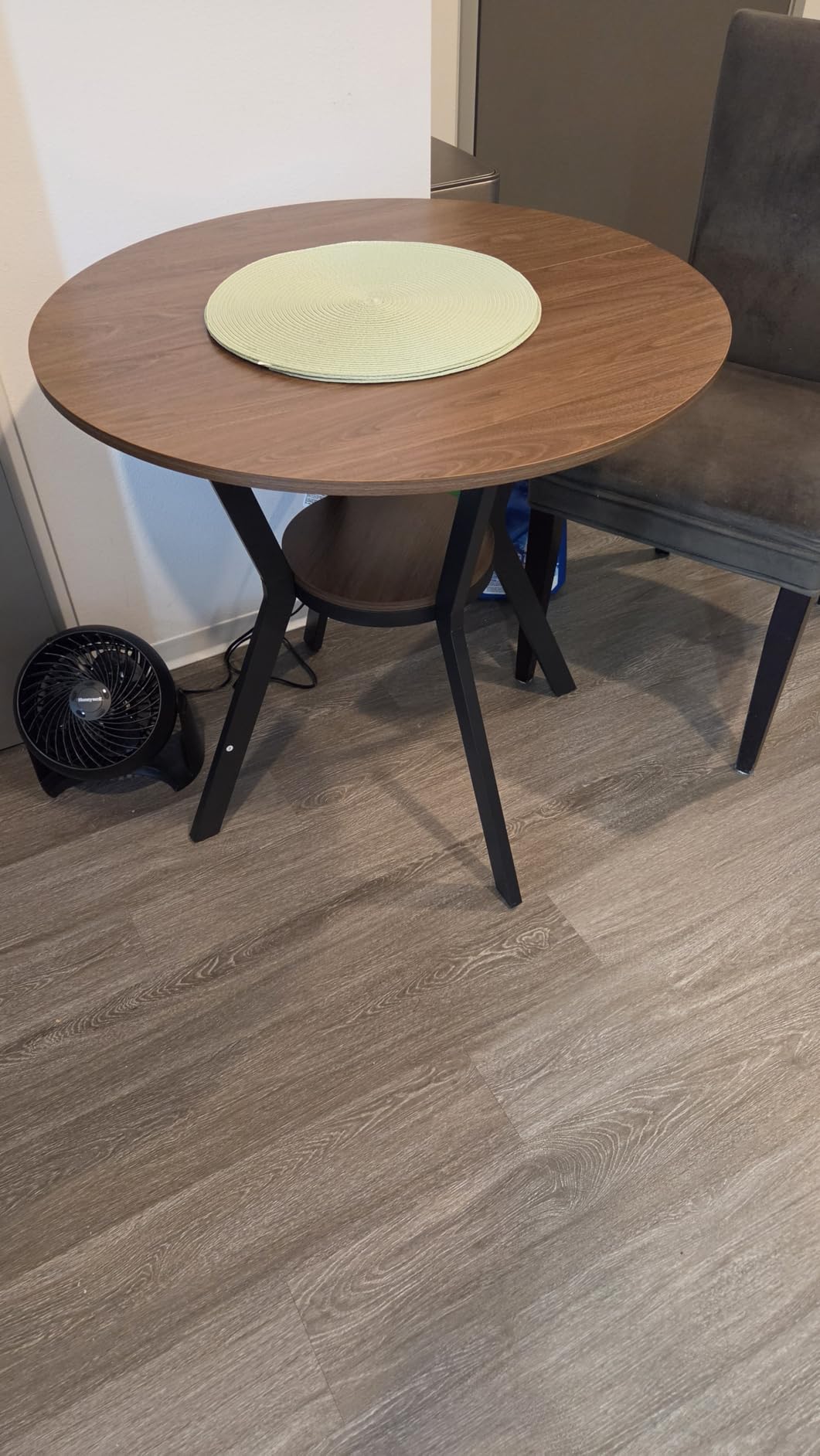 Round Kitchen Tables for 2-4, 31.5