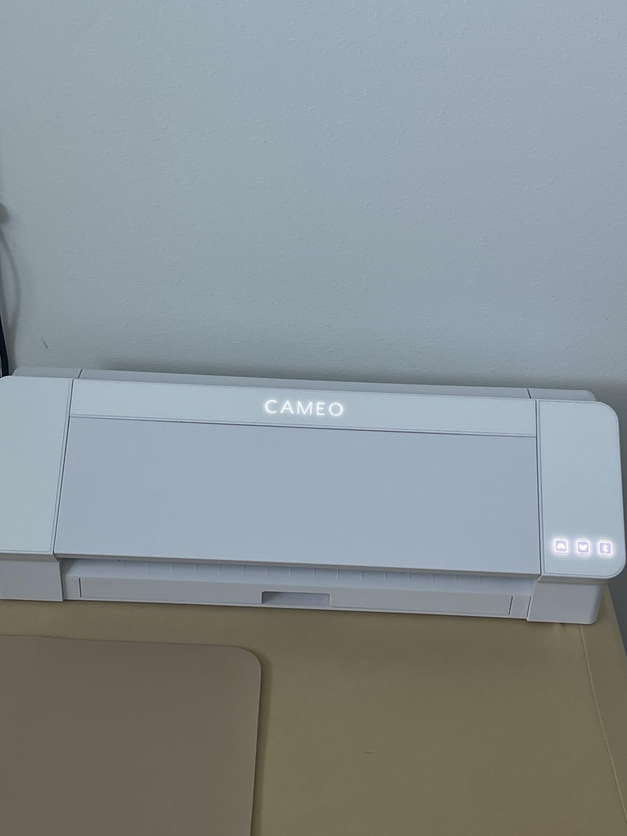 Silhouette Cameo 5 Alpha Plus - 15 inch Craft & Vinyl Cutter Machine with Automatic Blade, Fast Sketch Mode & 4-Point Registration - Black customer photo 1