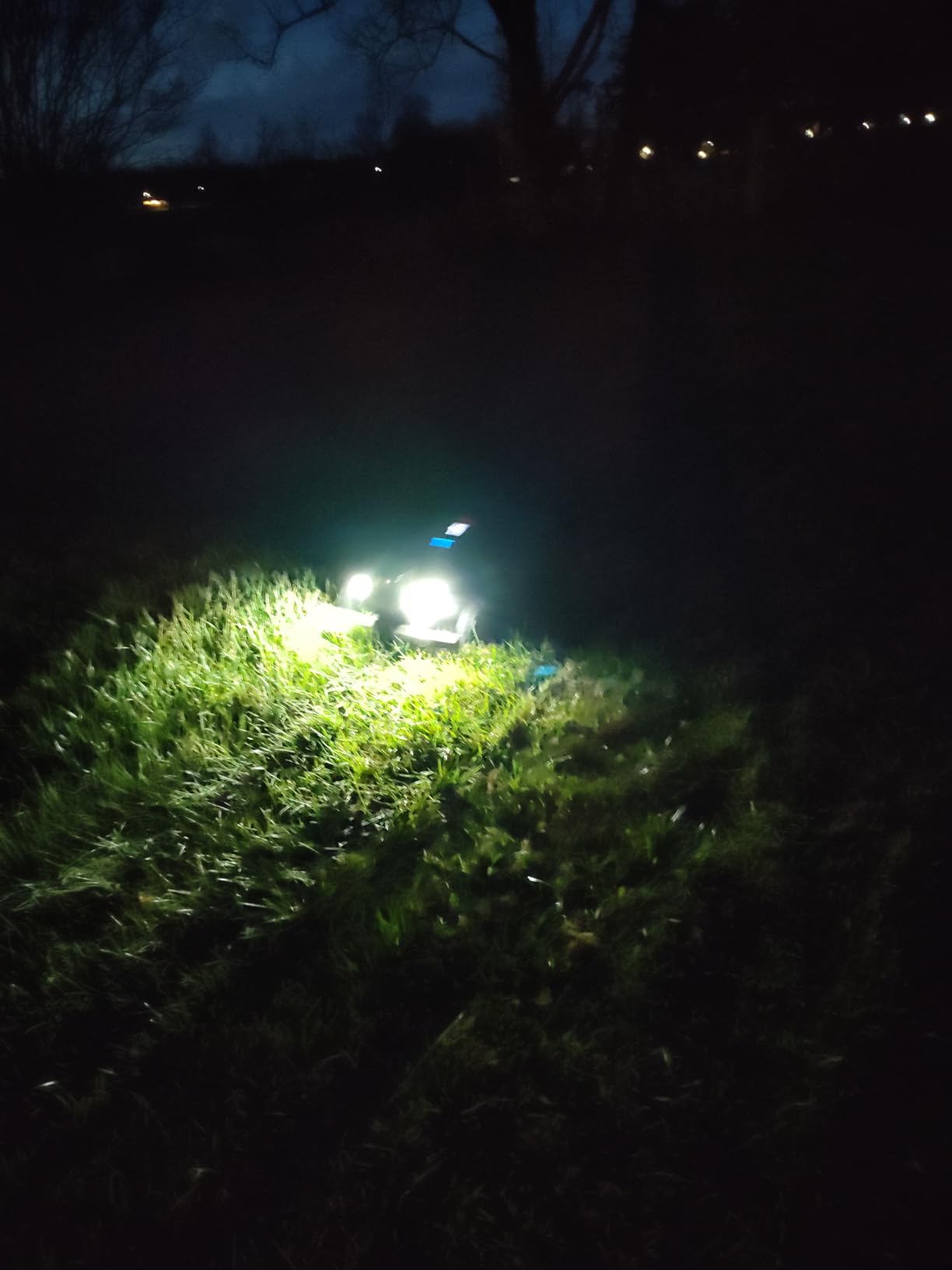 Segway Navimow X450 Robot Lawn Mower Wire Free, for up to 1.5 Acres, 4WD for 84% Slopes, Zero-Turn for Damage-Free Mowing, ORV-Tuned Lawnmower, MowMentum with 2 × 180W Motors, 0.75-4 in Cutting Height customer photo 2