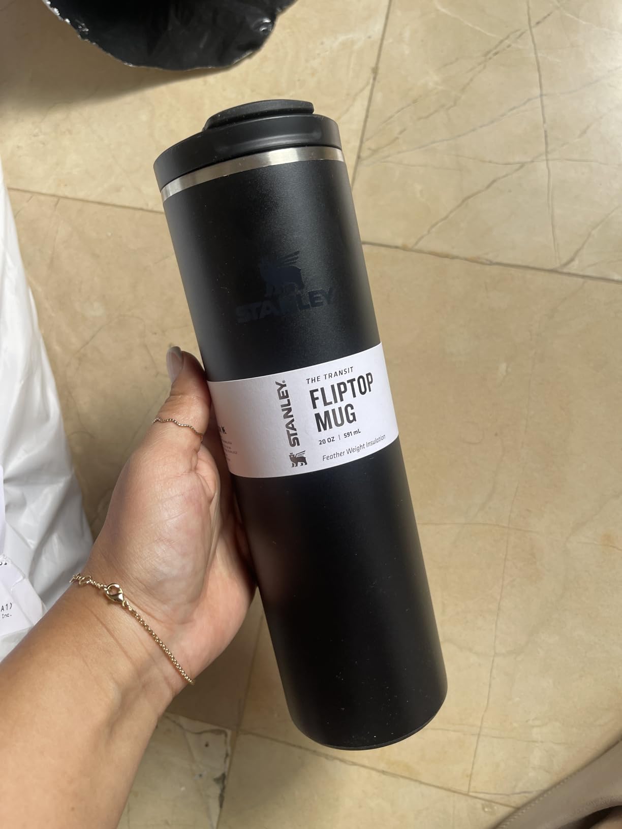 STANLEY Transit FlipTop Mug | Leakproof Coffee Travel Cup | Vacuum Insulated Stainless Steel | Stays Hot or Cold for Hours | BPA-Free | 20 oz | Black 2.0 customer photo 1