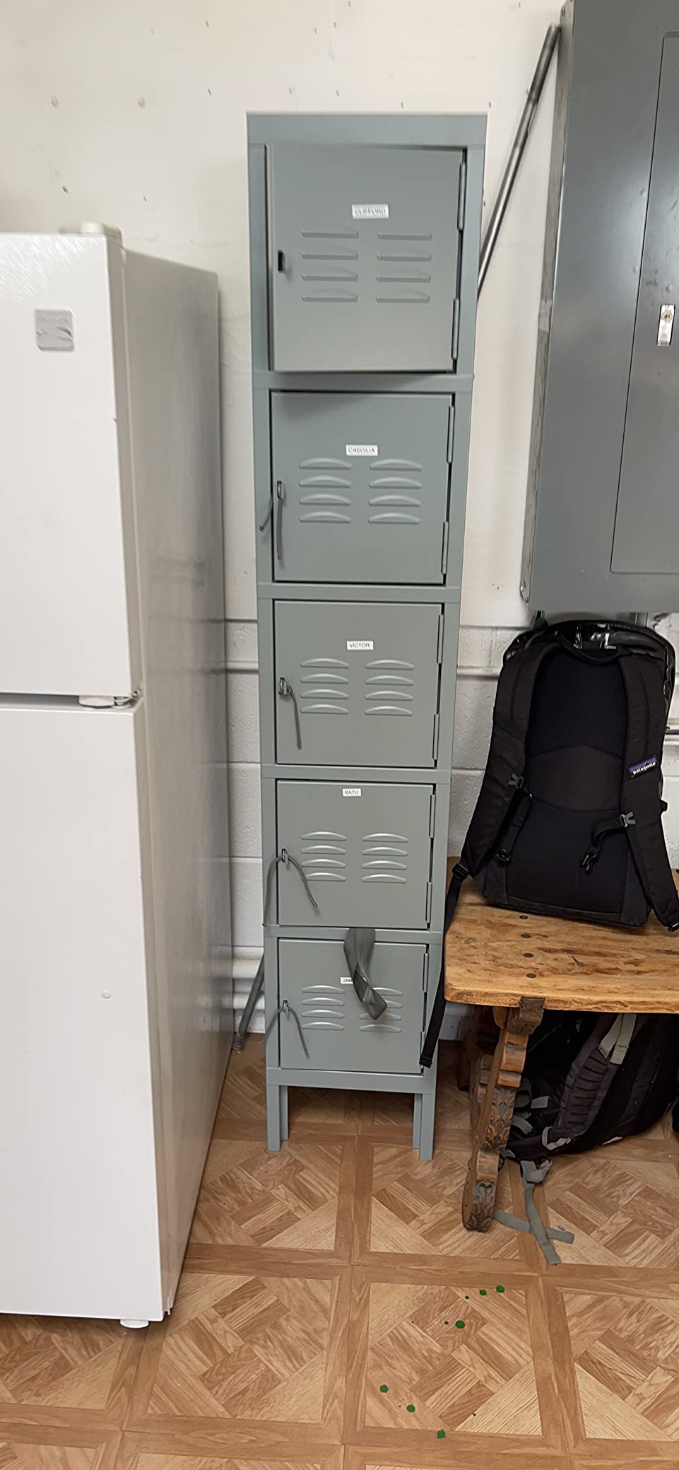 INTERGREAT 9 Door Storage Locker for Employee, Metal Locker for Office, Gym, School, Lockable Steel Locker with Lock and Card Slot for Home, Garage, Black customer photo 1