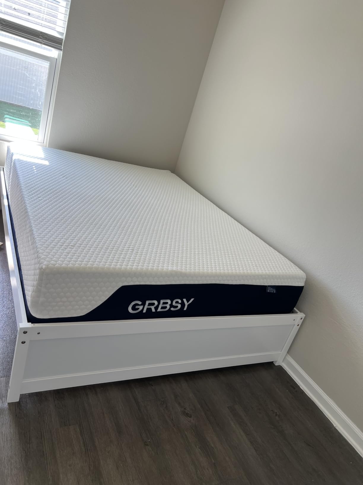 14 Inch Queen Mattress Firm - Cooling Gel Memory Foam Mattress, Removable IceSilk Cover, Back Pain Relief & Motion Isolation, CertiPUR-US Safe Foam, Fiberglass-Free, Queen Bed Mattress in a Box customer photo 1