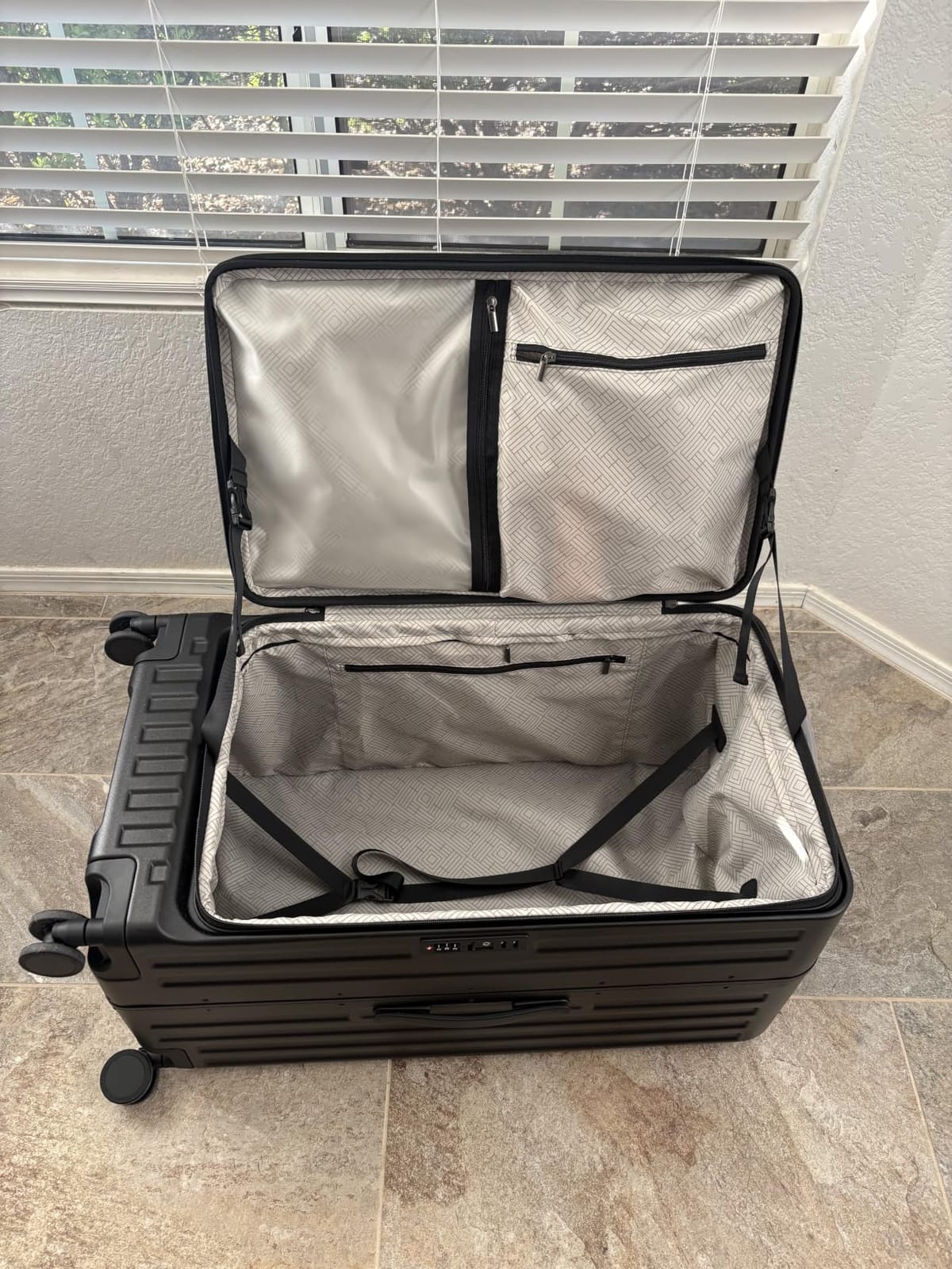 CENSIEN 29 Inch Checked Luggage, Top Opening Aluminum Frame Trunk Suitcase customer photo 1