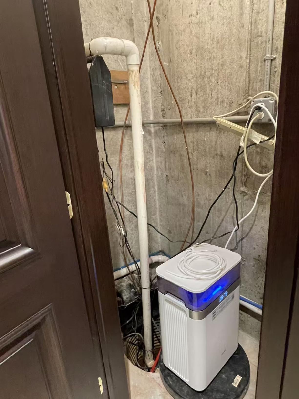 avylo Dehumidifier for Basement with Pump and Hose, Max 90 Pints/D, White | Energy Star Most Efficient 2025, 5000 Sq.Ft Dehumidifier, Top Mounted 2.11Gal Tank, 3 Drainage Option, Auto Shut Off, Auto Defrost customer photo 1