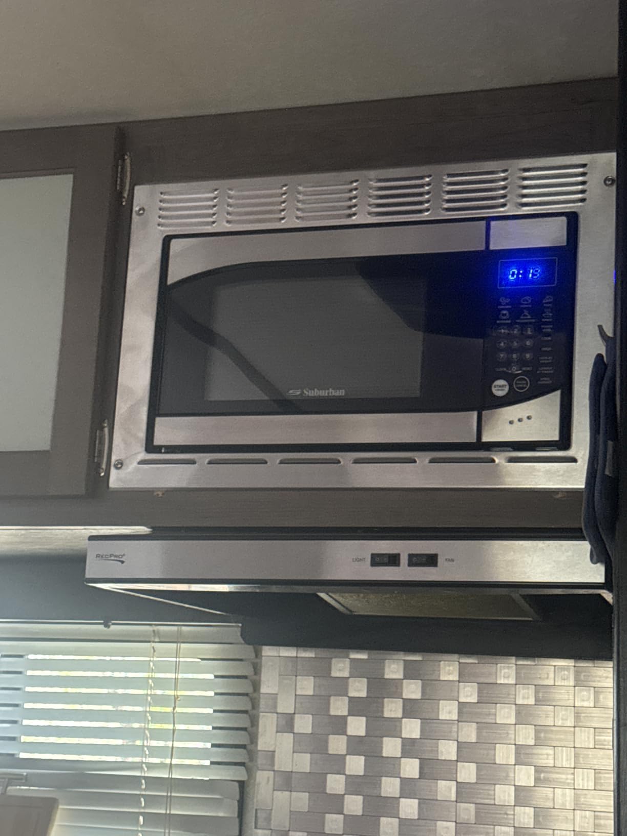 RecPro 0.9 Cu. Ft. RV Microwave Stainless Steel | 900W, 10 Power Levels, 6 Express Cook Presets, Instant Start, Child Safety Lock, Removable Glass Turntable customer photo 1