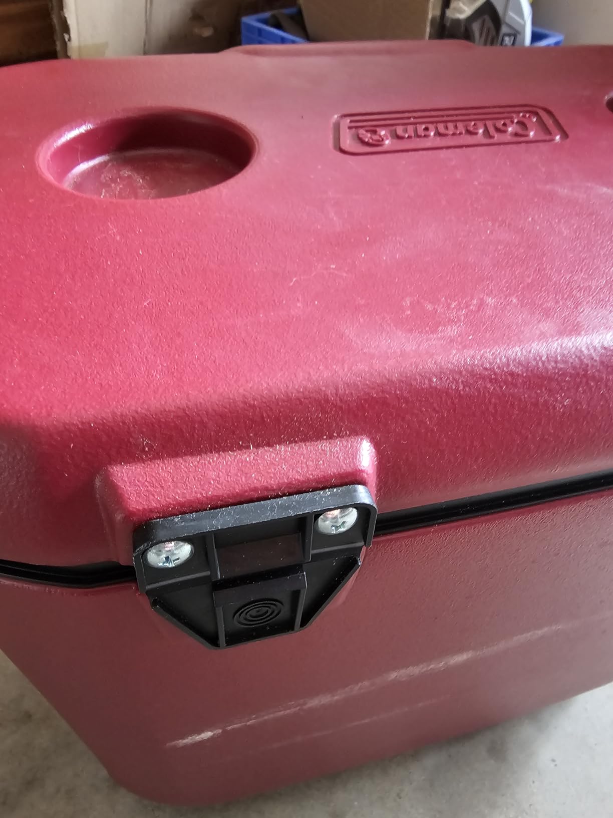 Coleman Chiller 9/16/30/48/60qt Cooler with Ice Retention, Leak Resistant, Great for Camping, Concerts, Sports, and More customer photo 1