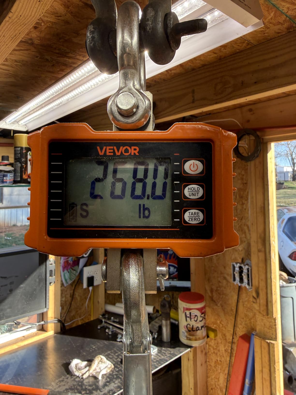 VEVOR Digital Crane Scale, 4400 lbs/2000 kg Max Capacity, Heavy Duty Industrial Hanging Scale with Cast Aluminum Case & LCD Display, 1 lbs Division & 3 Unit Switch, Remote Control for Garage Factory customer photo 1